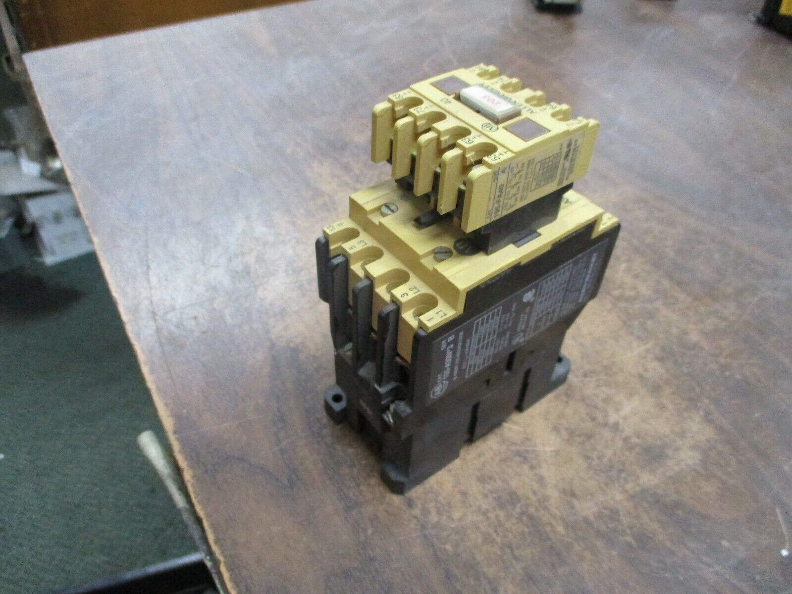 Allen-Bradley Contactor 100-A30N*3 w/ Aux Contact Block Used