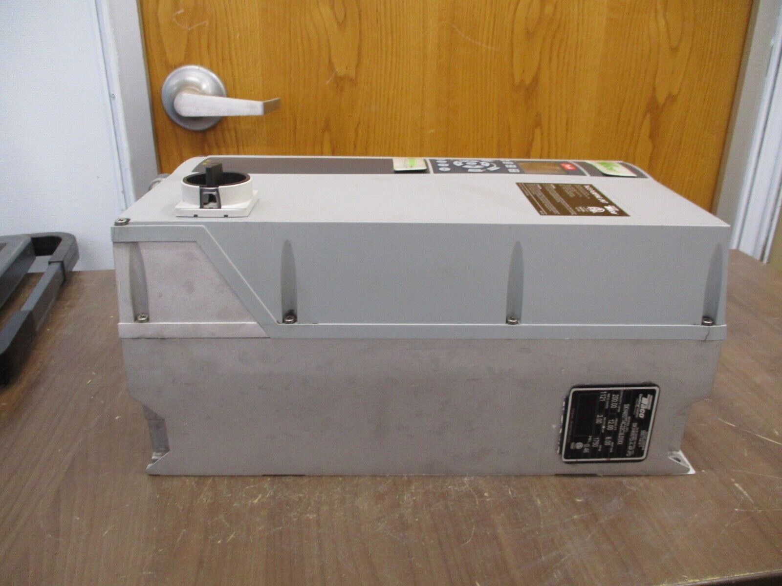 Danfoss VLT AC Drive 131Z0832 3HP 3Ph Output: 3x0-Vin 0-590Hz 4.8A w/ Keypad