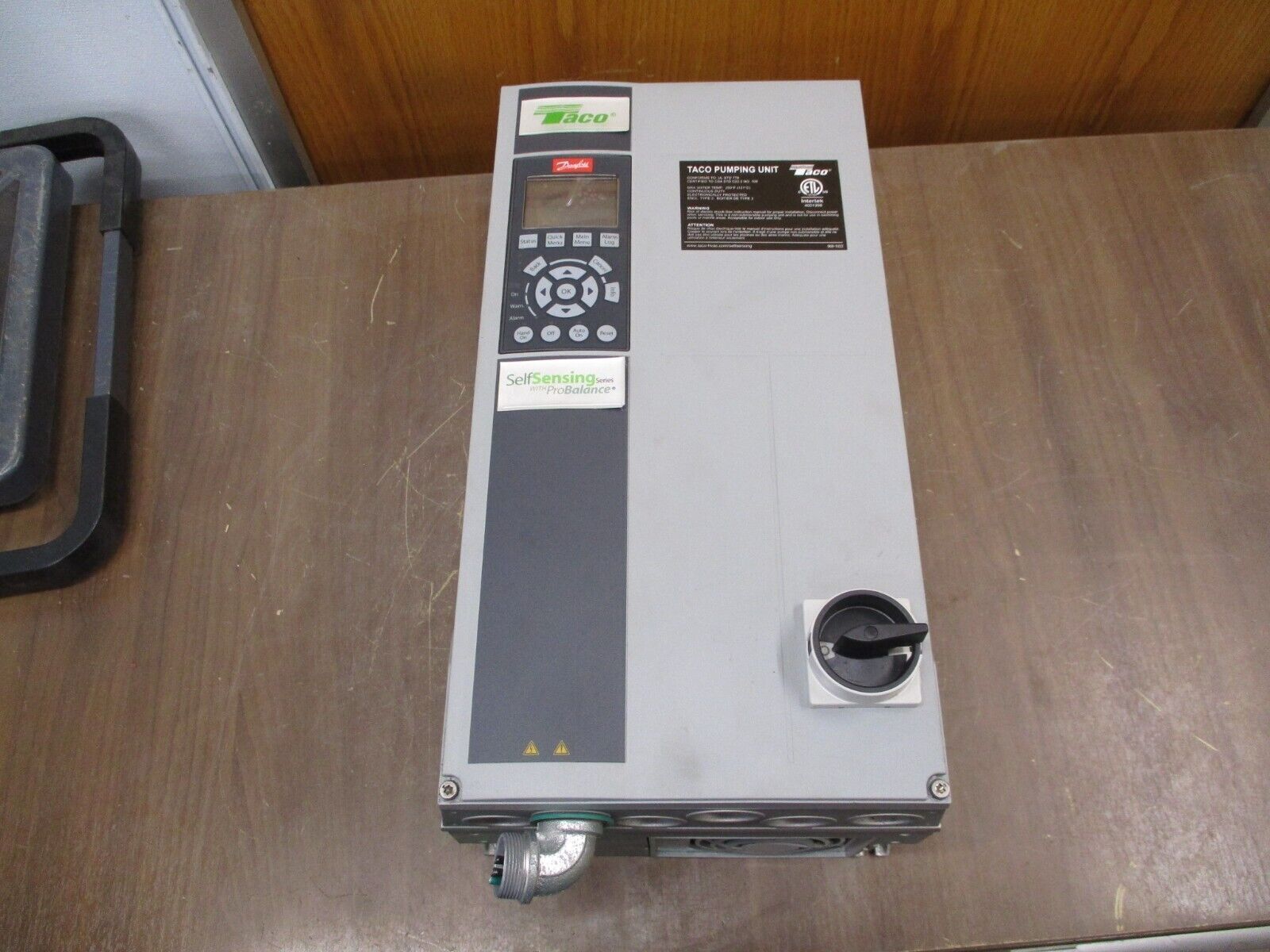 Danfoss VLT AC Drive 131Z0832 3HP 3Ph Output: 3x0-Vin 0-590Hz 4.8A w/ Keypad