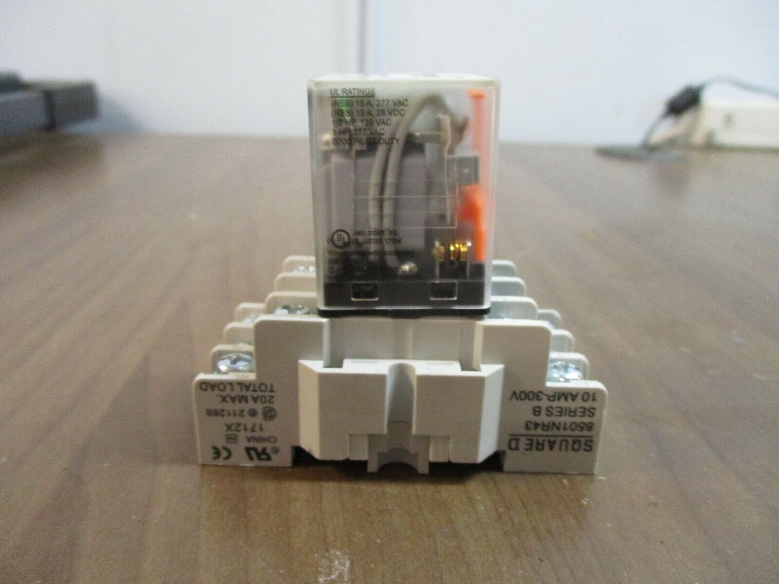 Square D Relay 8501RS43P14V20 Ser. D 120V 50/60Hz w/ Base Used