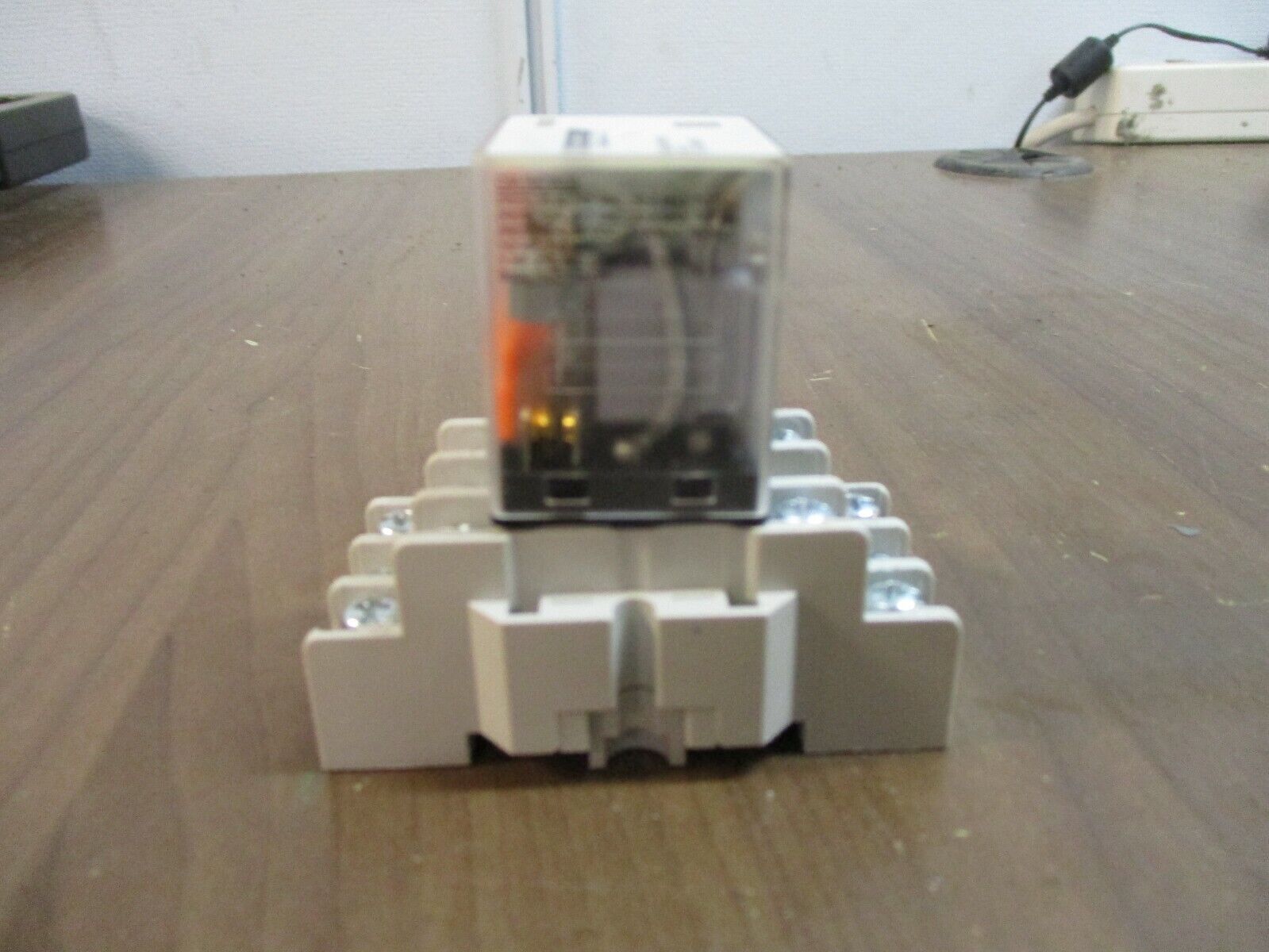 Square D Relay 8501RS43P14V20 Ser. D 120V 50/60Hz w/ Base Used