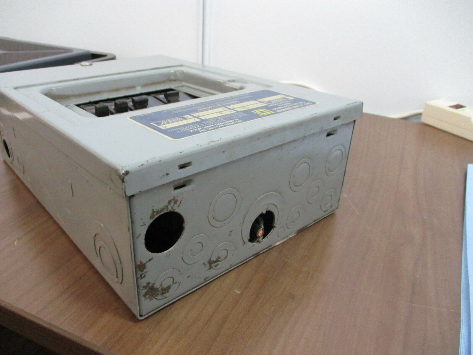 Square D QO Load Center QO6-12L100 100A 120/240V 1Ph 3W Used