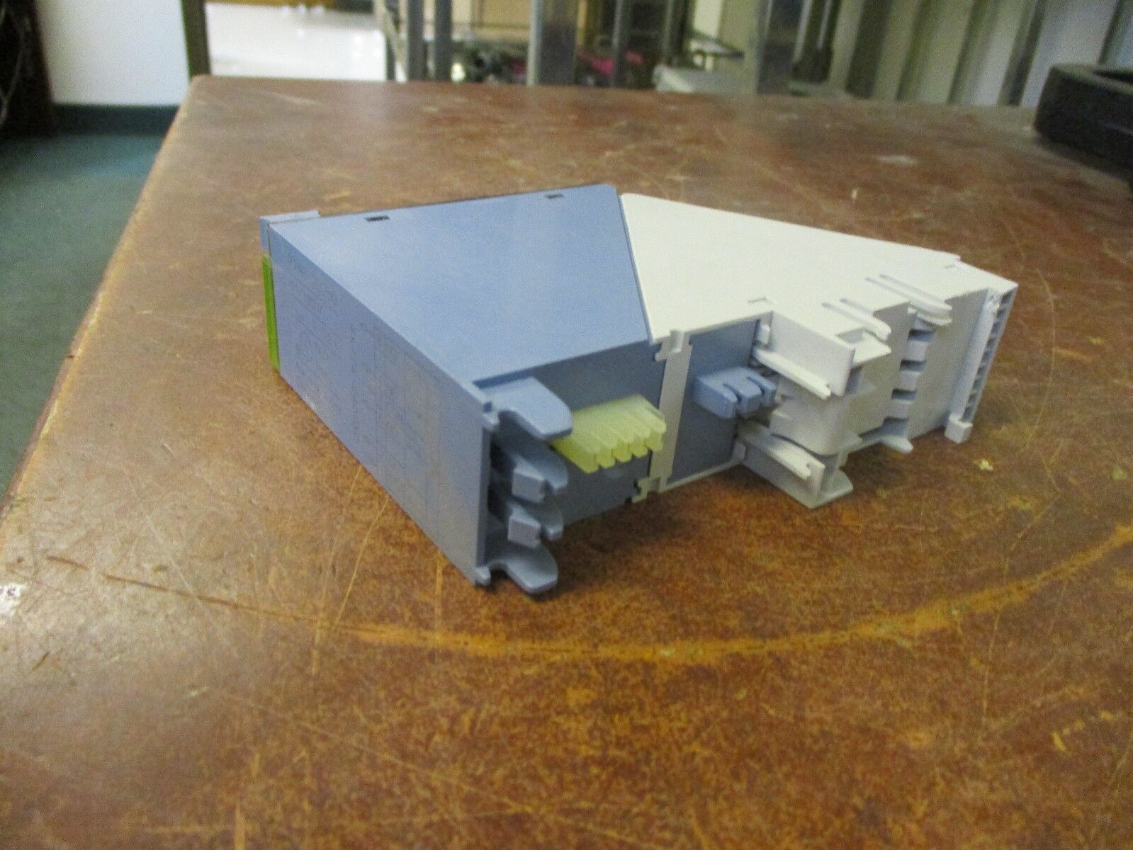 Siemens Point Termination Module PTM6 20250 4A 24-240 VAC Used