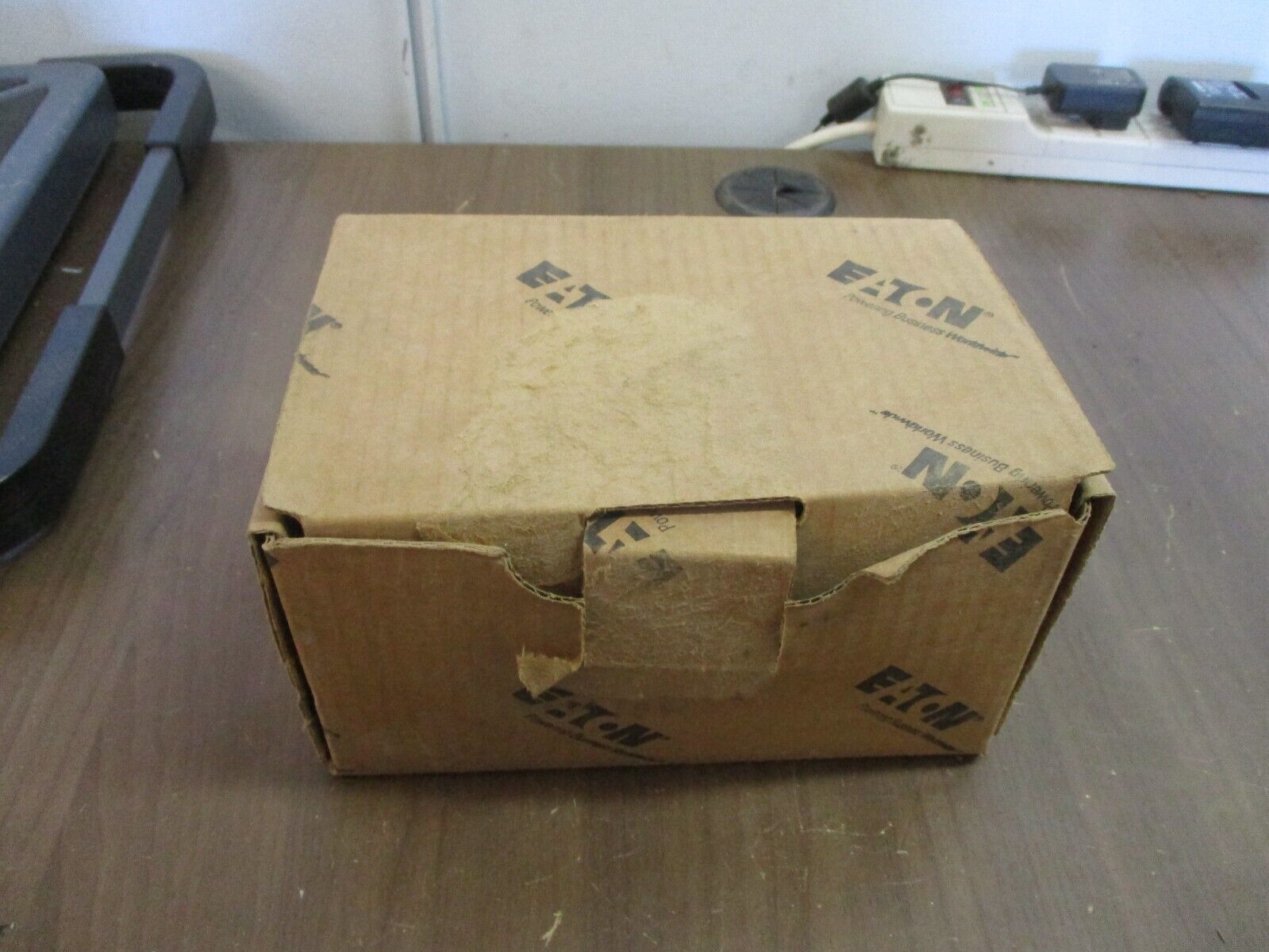 Eaton B-Line Cable Tray Guide/Clamp 9A-1205 Aluminum *Box of 50 Set* New Surplus