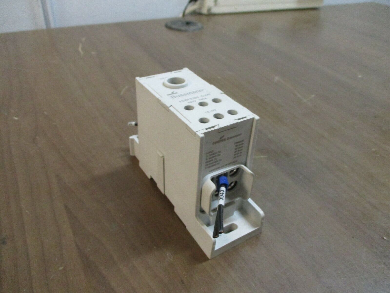 Cooper Bussmann Power Distribution Block PDBFS330 380A 600V 1P Used