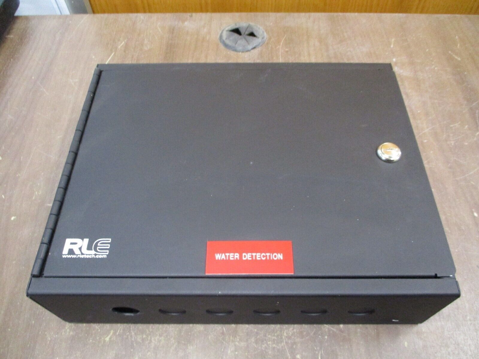 RLE Leak Detection Controller LD2100-ENC 24 VDC/VAC 600mA Type 1 Enclosure Used