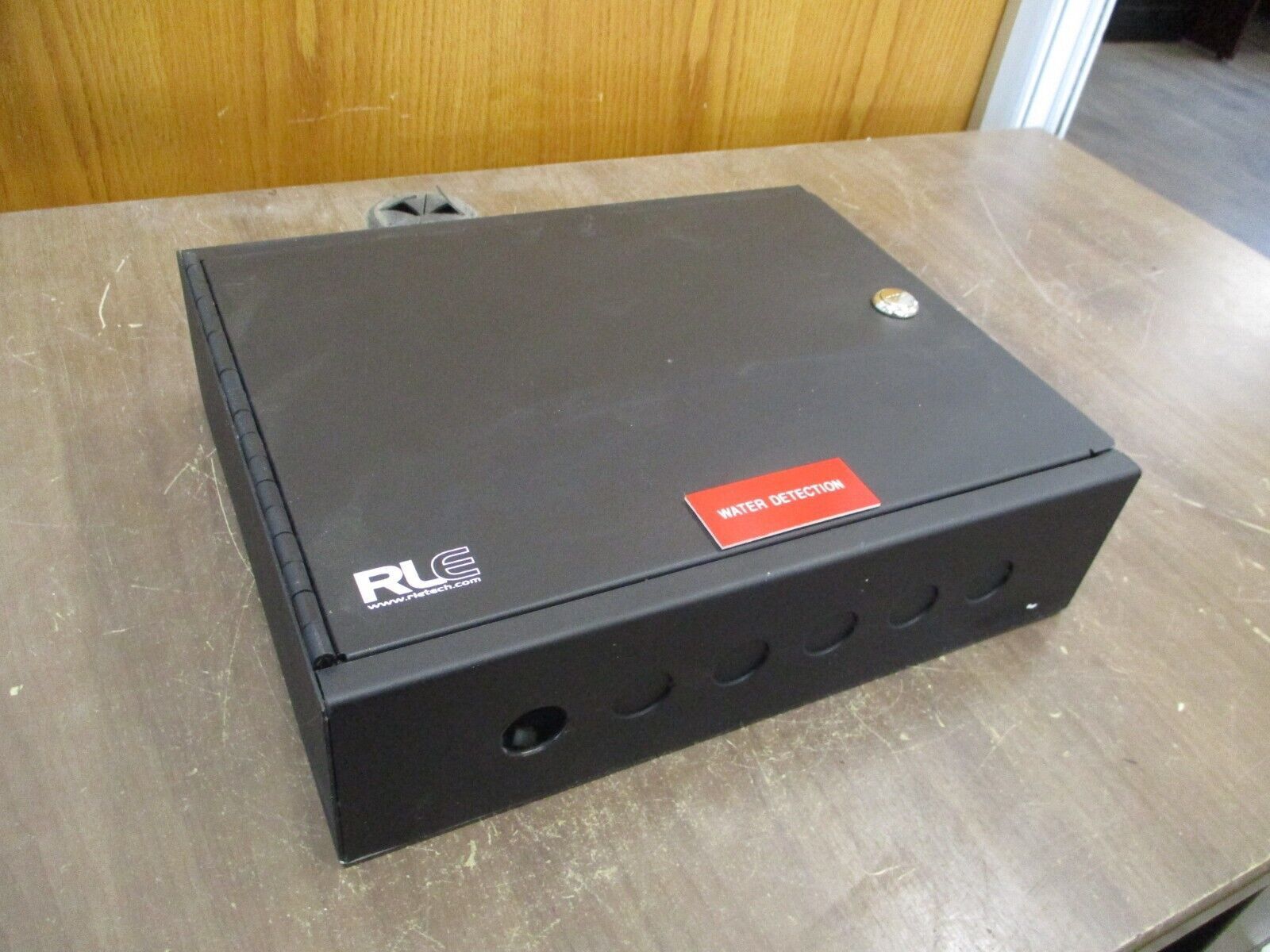 RLE Leak Detection Controller LD2100-ENC 24 VDC/VAC 600mA Type 1 Enclosure Used