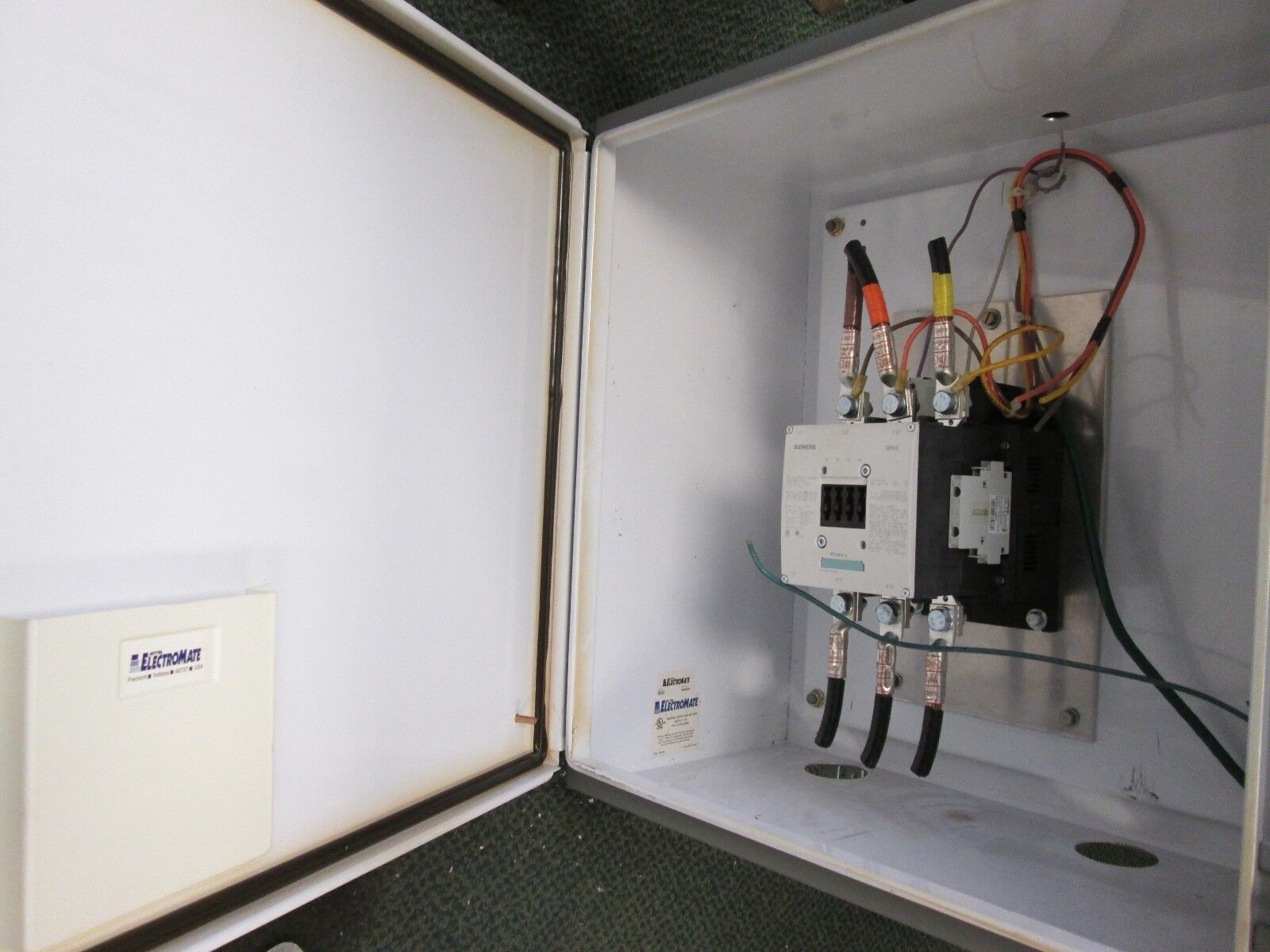 Siemens Sirius Contact 3RT1064-6...6 110-127V coil Nema 12 Enclosure Used
