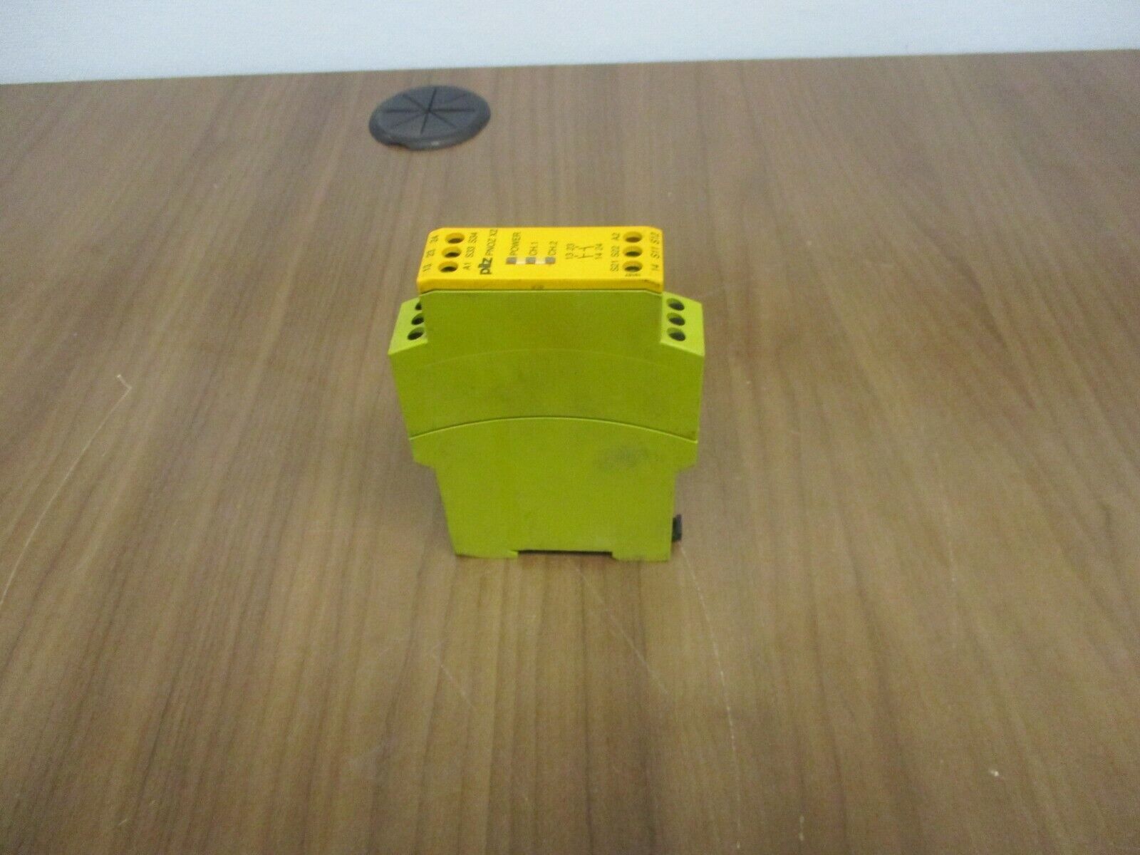 Pilz Safety Relay PNOZ X2 2S 24VAC 2VA / 24VDC 2W Used