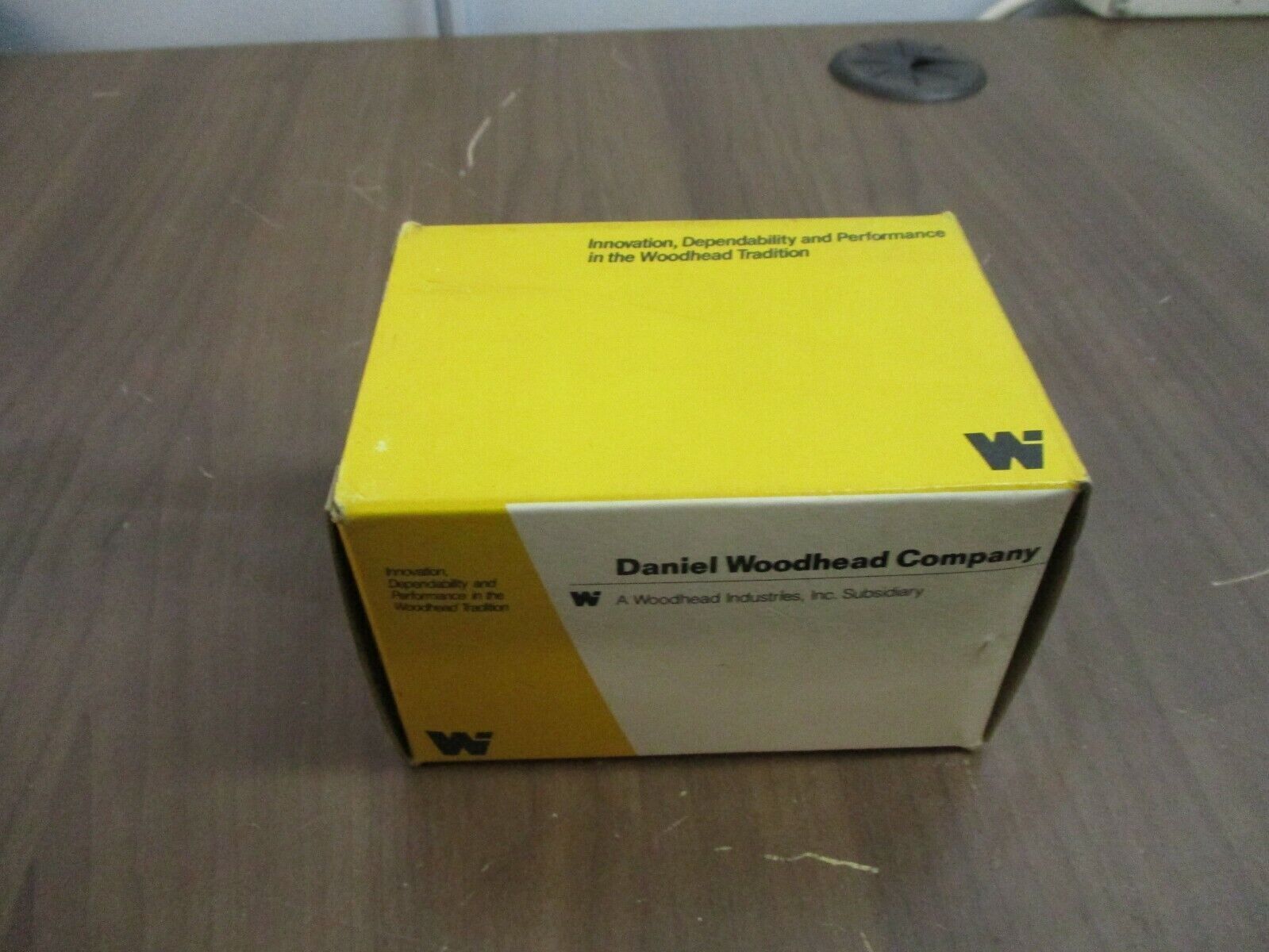 Daniel Woodhead Watertite Plug 28W09 30A 120/208V New Surplus