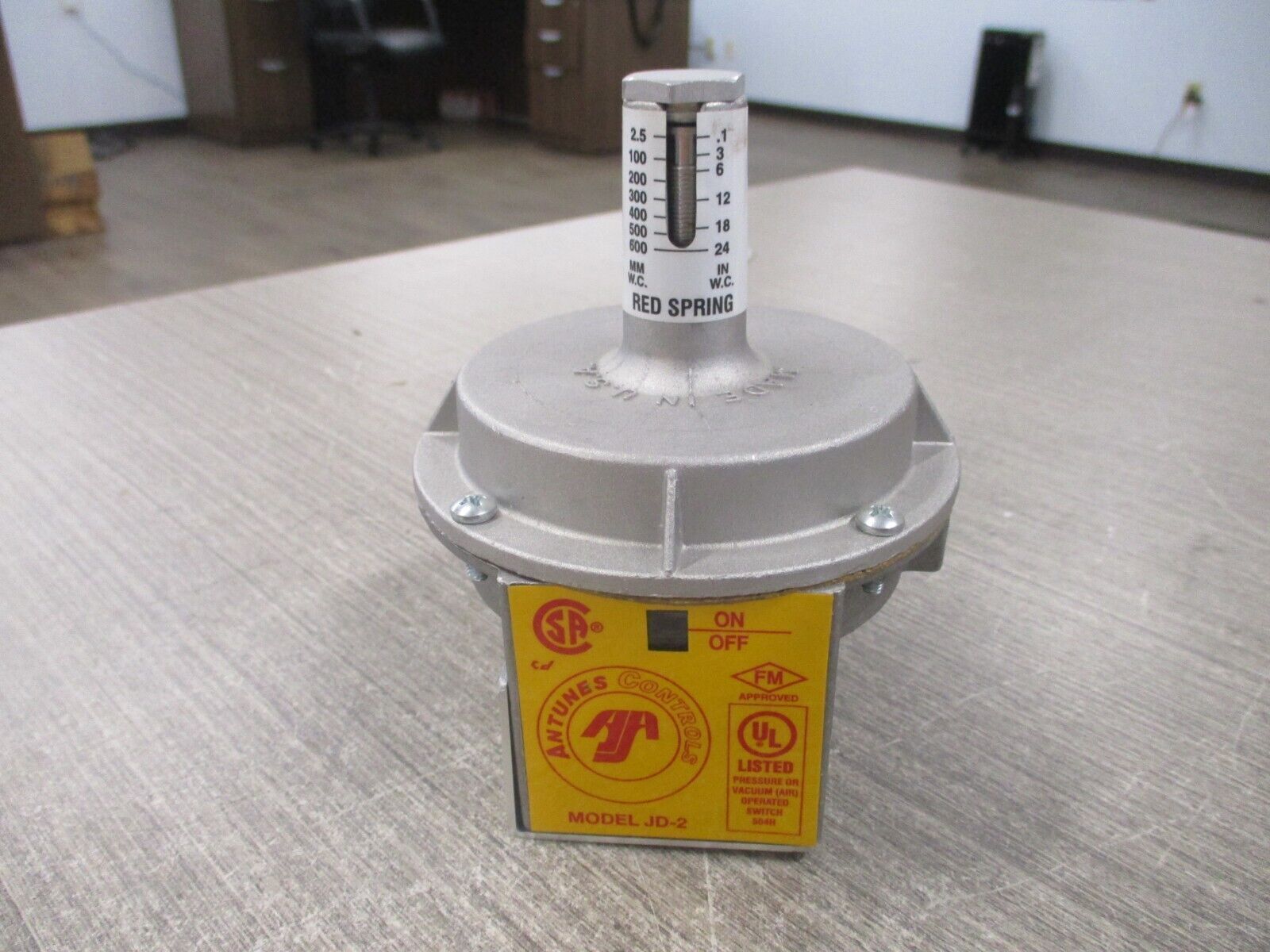 Antunes Controls JD-2 Red Pressure Switch 801111303 *No Box* New Surplus