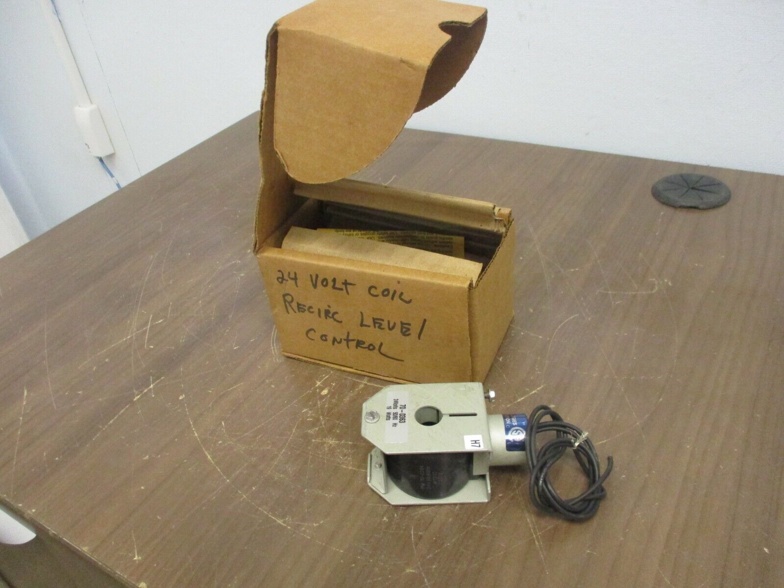 Hansen Solenoid Coil 70-0363 24V 50/60Hz 19W New Surplus **Not Original Box**