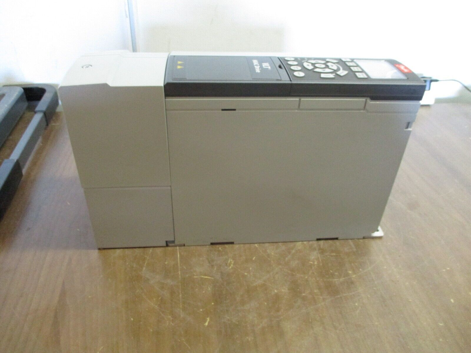 Danfoss VLT AC Drive 131F0670 7.5HP 3Ph w/ Keypad Used