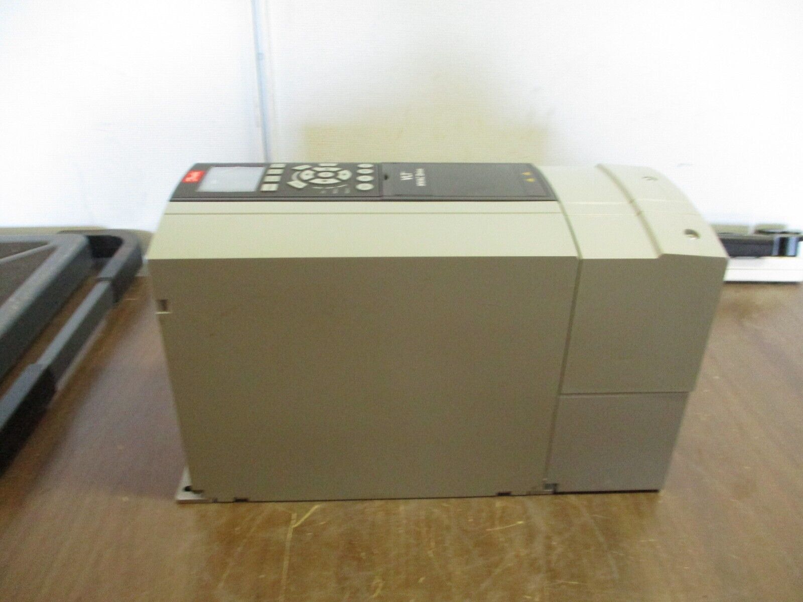 Danfoss VLT AC Drive 131F0670 7.5HP 3Ph w/ Keypad Used