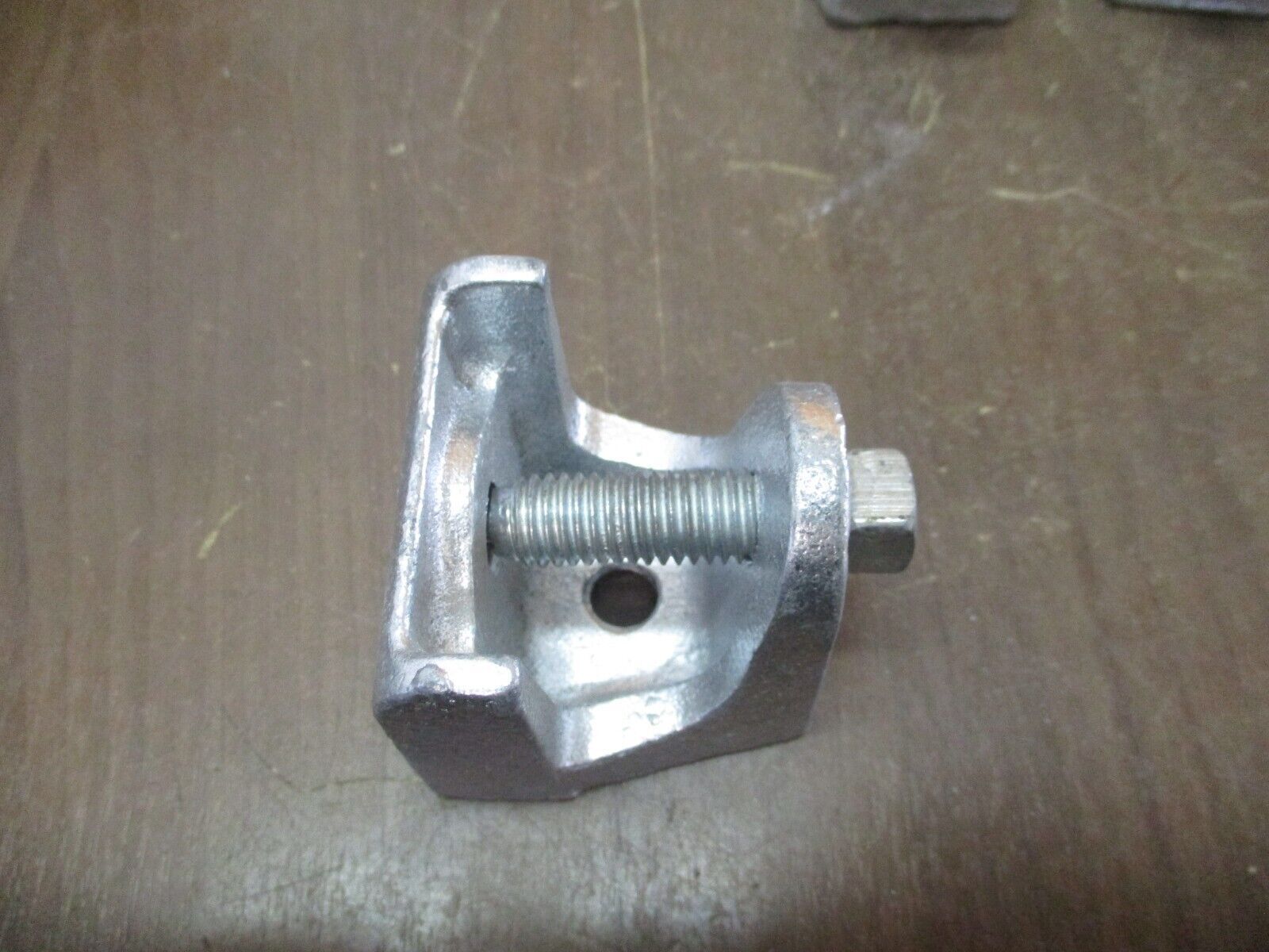 Morris Coupling Co. Mallable Clamp FS-5718-1/2 E/G 2 1/2" Wide 1/2" Hole