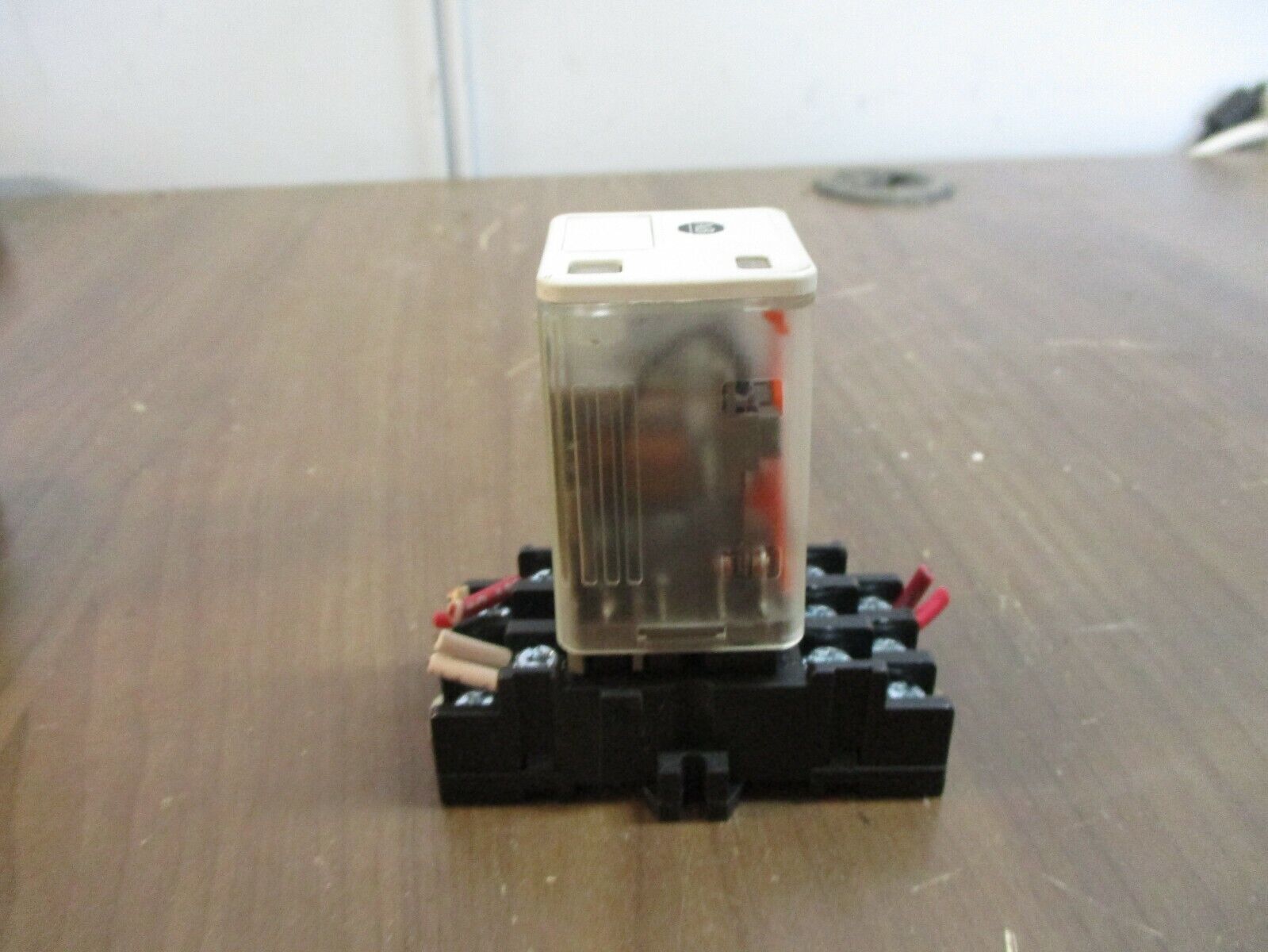 Allen-Bradley Relay 700-HB33A1 Ser. B 120VAC w/ Base *Lot of 2* Used