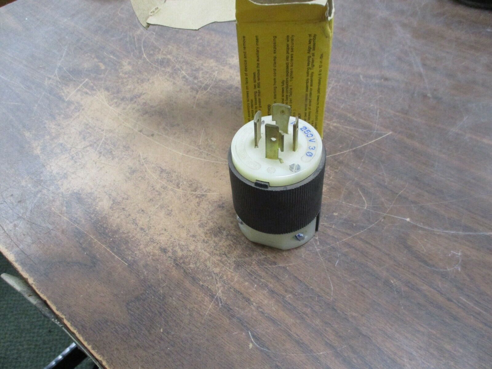 Hubbell Insulgrip Twist-Lock Plug 2421 20A 250V 3Ph New Surplus