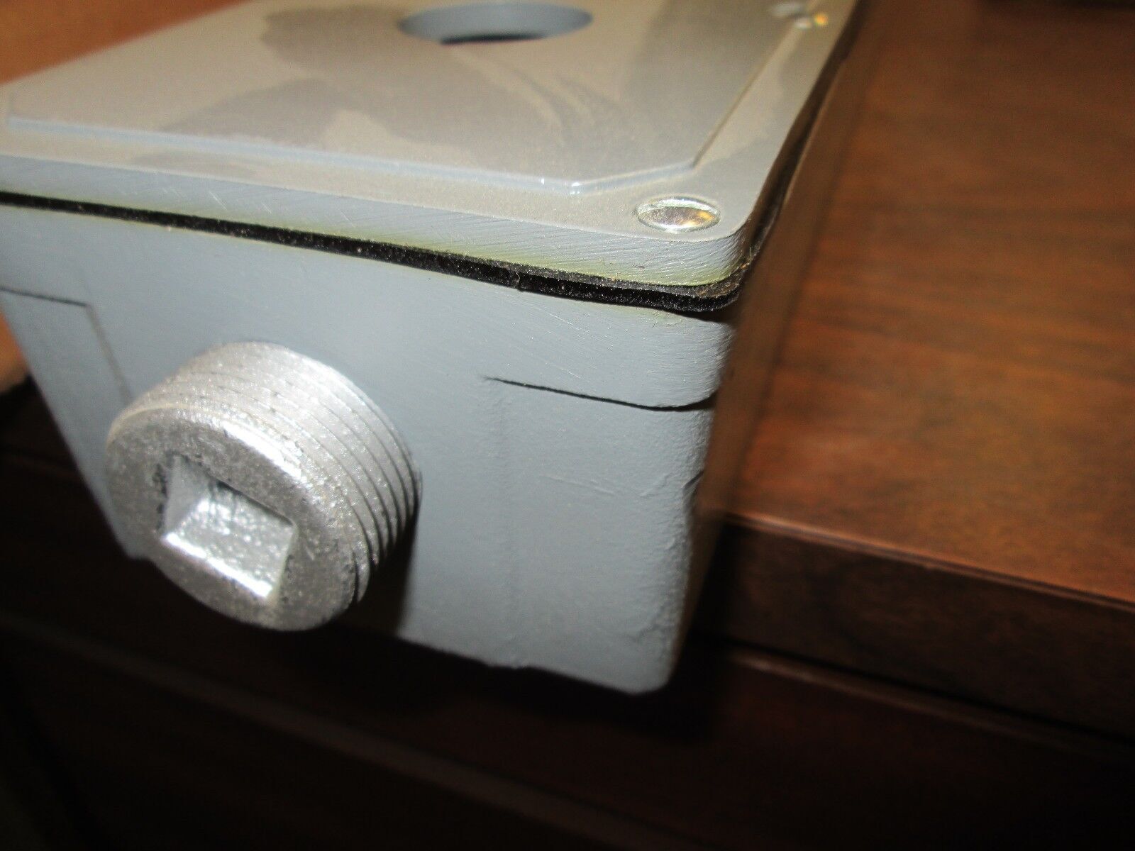 Cutler-Hammer Control Element Enclosure 10250TN7 7 Elements Oiltight New Surplus