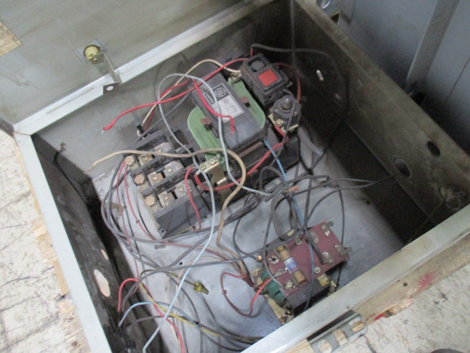 GE Enclosed Starter CR206E100AGA 115V Coil Size 3 90A 600V Used