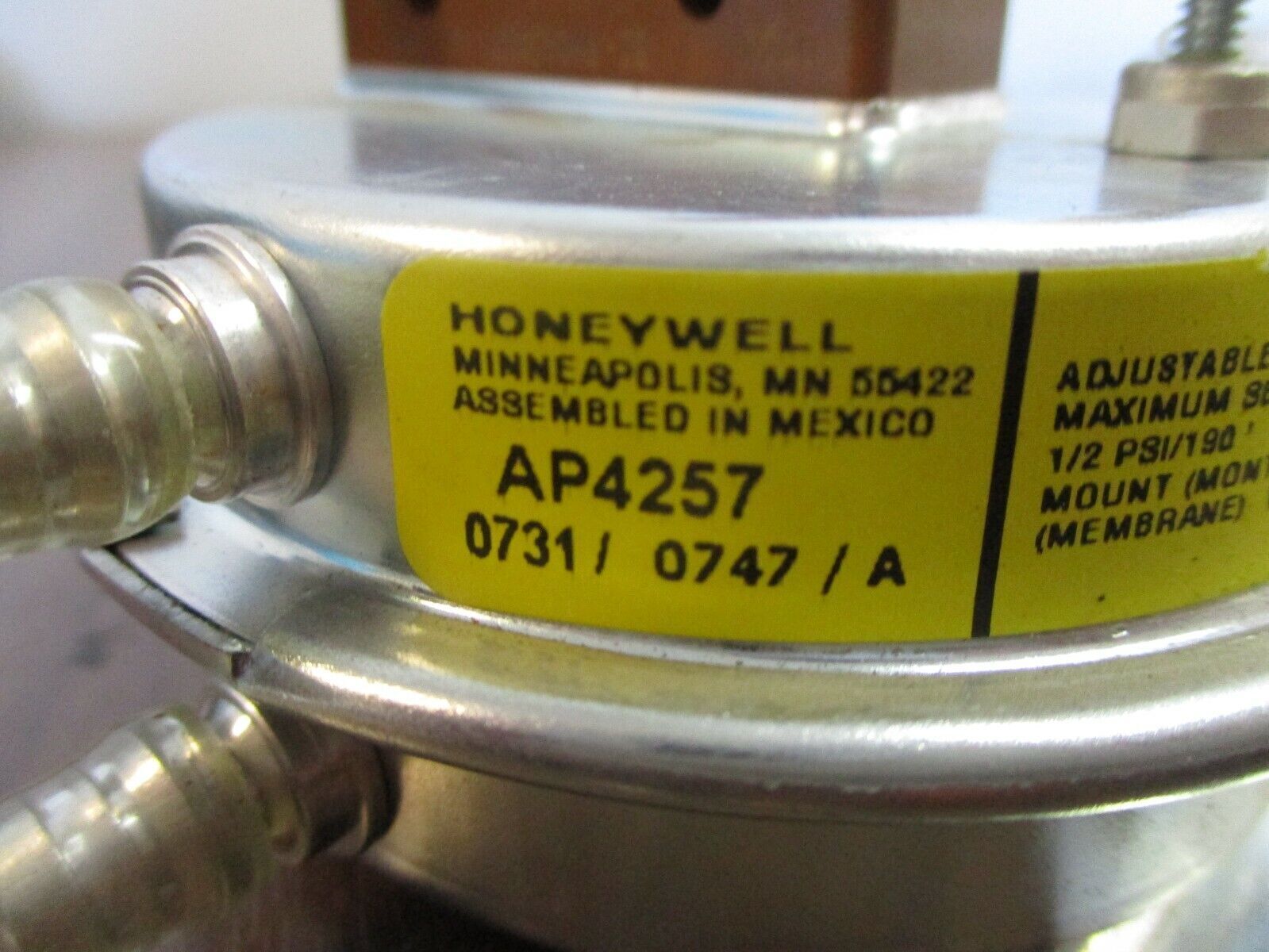 Honeywell Pressure Switch AP4257 1/2 PSI Air Used