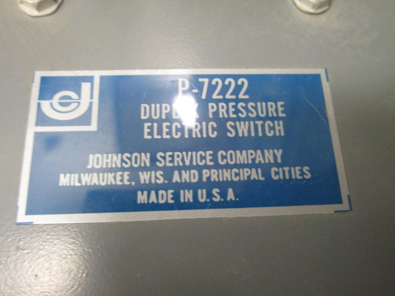 Johnson Service Co Duplex Pressure Electric Switch P-7222 Used