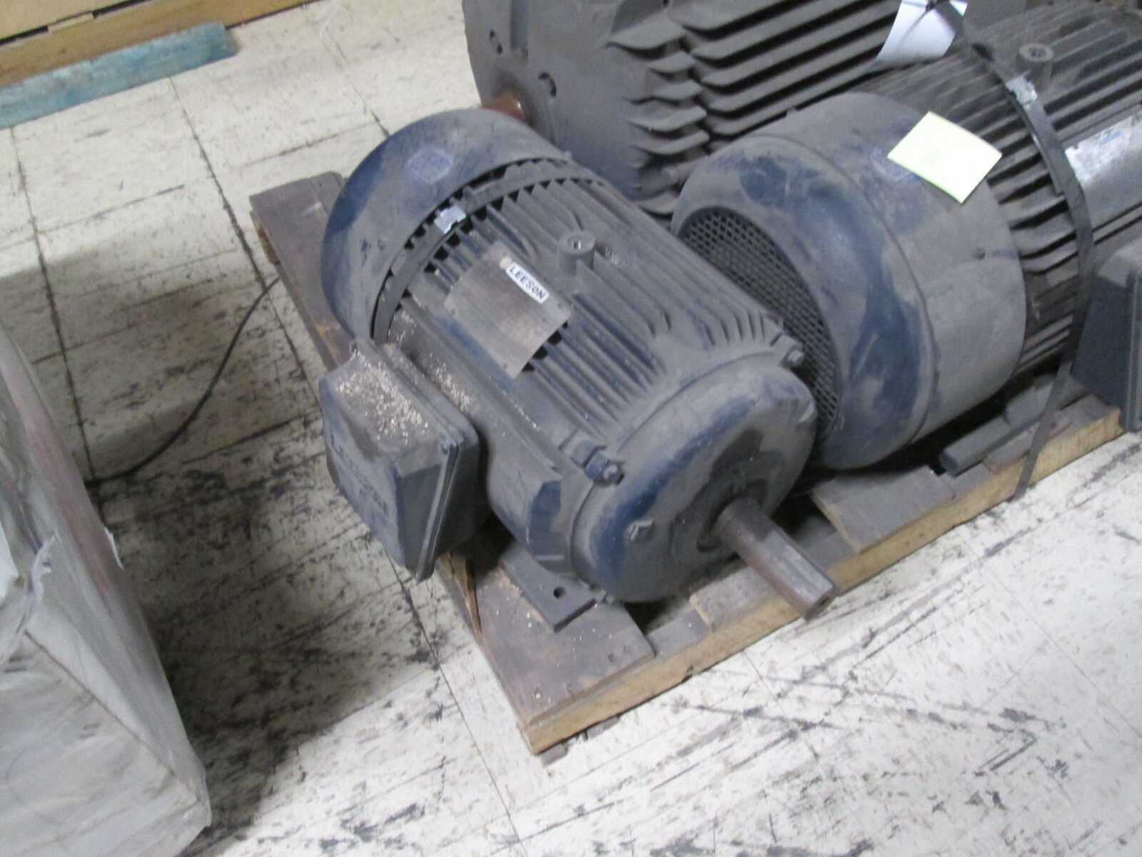 Leeson N256T34FB1 AC Motor 150 0 3 3 -60 2HP 3460RPM FR: 256T 208-230/460V Used