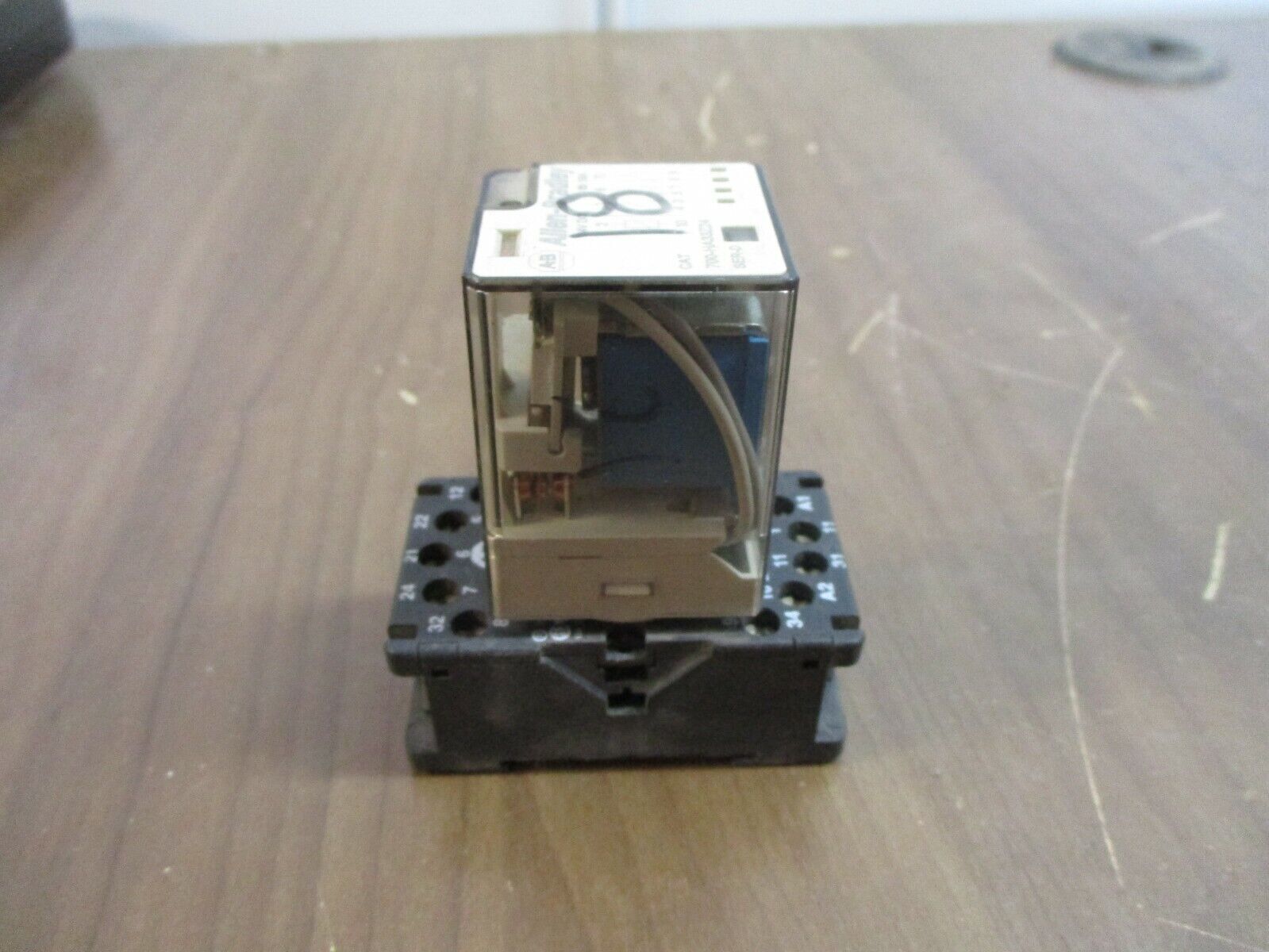Allen-Bradley Relay 700-HA33Z24 24VDC Coil w/ Base Used