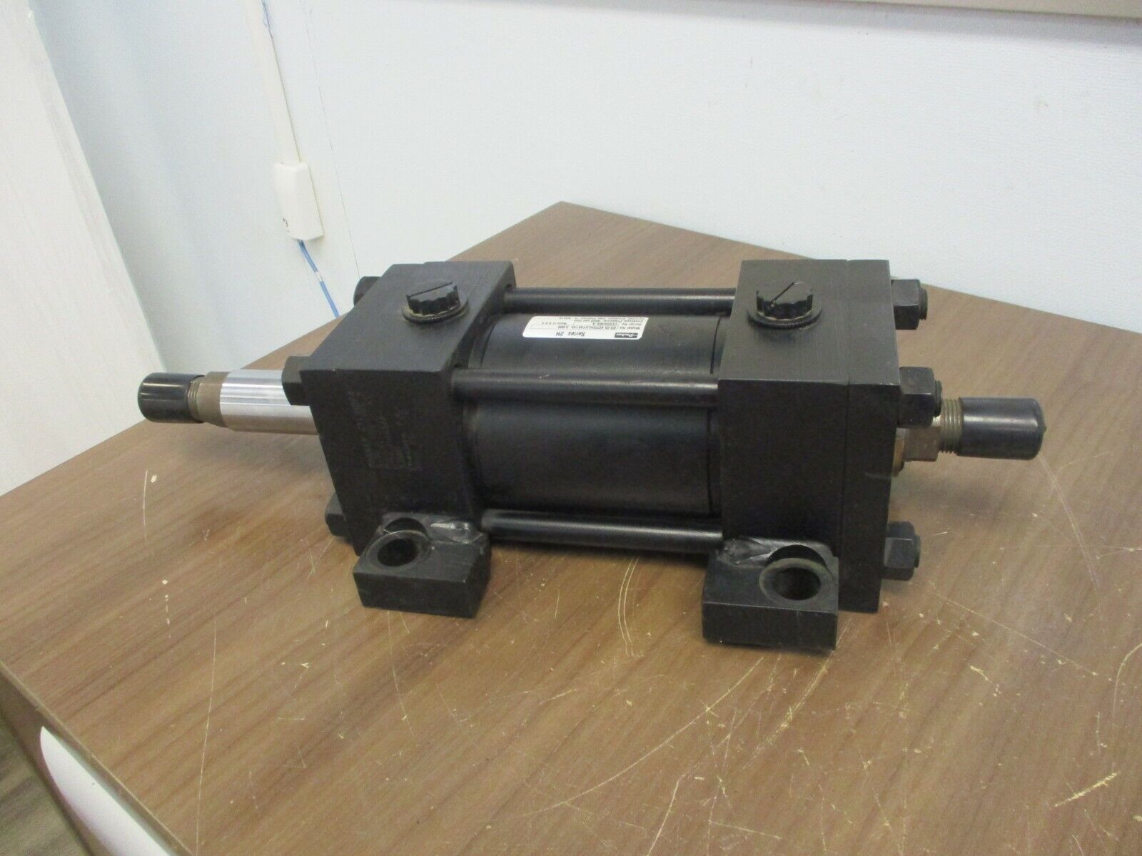 Parker Series 2H Hydraulic Cylinder 03.25 KCP2HLU14A14A 3.000 3000PSI Used