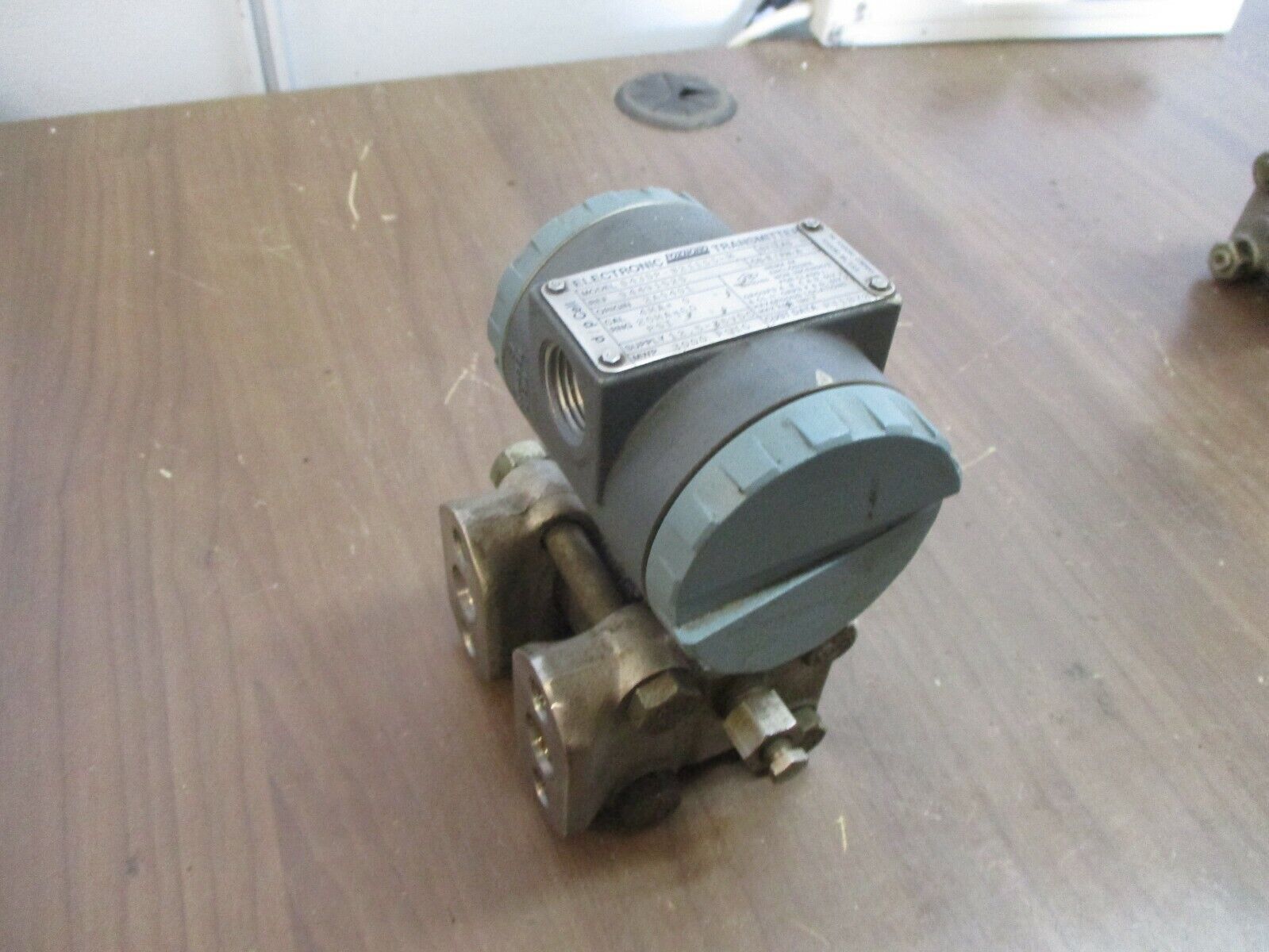 Foxboro Electronic Transmitter 843DP-B2I1SS-M 12.5-36VDC 3000PSIG Used