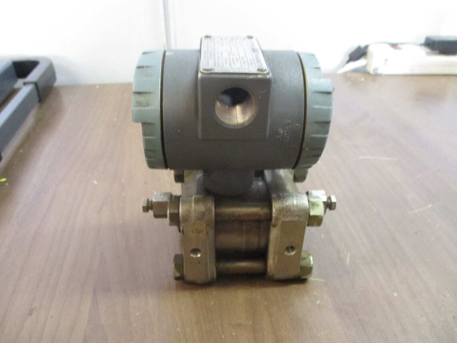 Foxboro Electronic Transmitter 843DP-B2I1SS-M 12.5-36VDC 3000PSIG Used