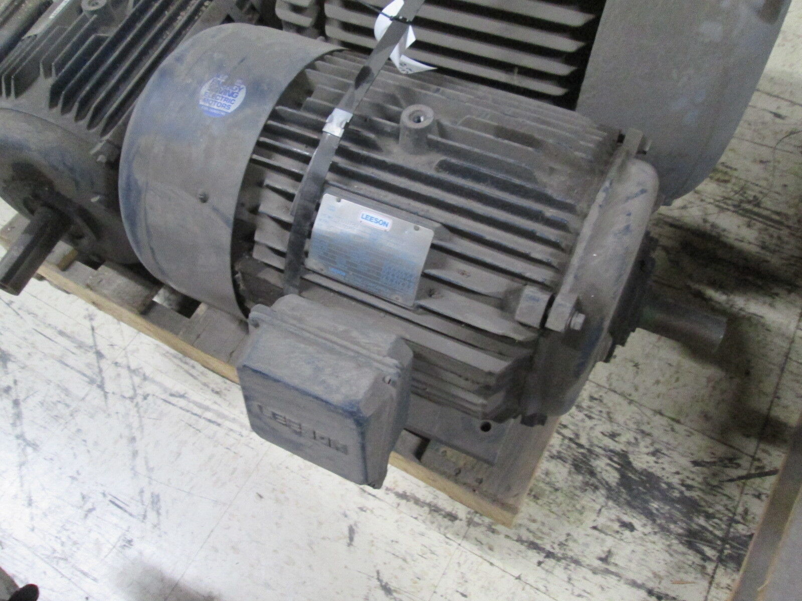 Leeson 190025-31 AC Motor 150037-60 30HP 2895RPM FR:286TS ENCL:TEFC 208/415V