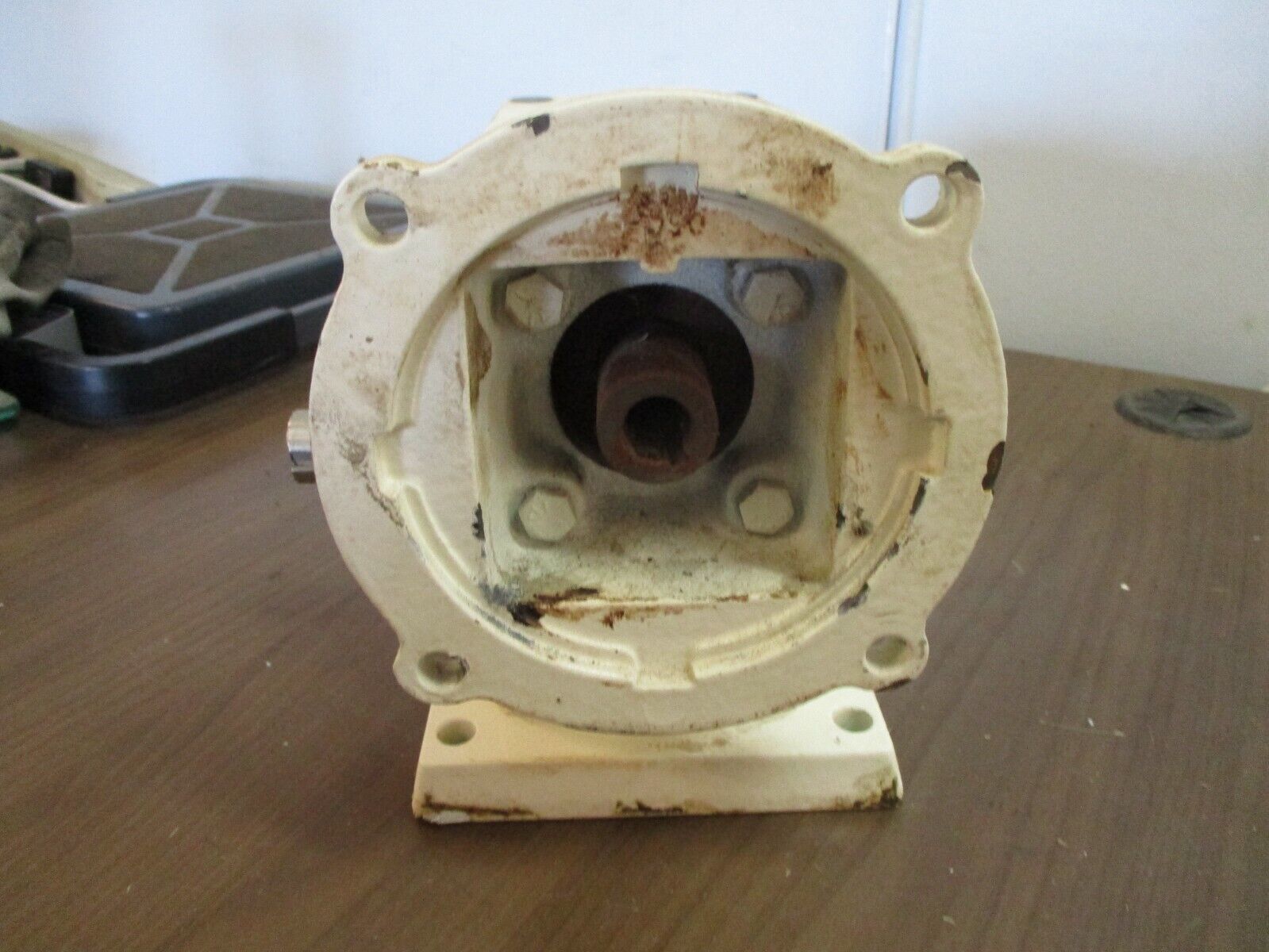 Boston Gear Reducer BKCF721B-10KP-B5-GS1 Ratio 10:1 2.34HP Input Used