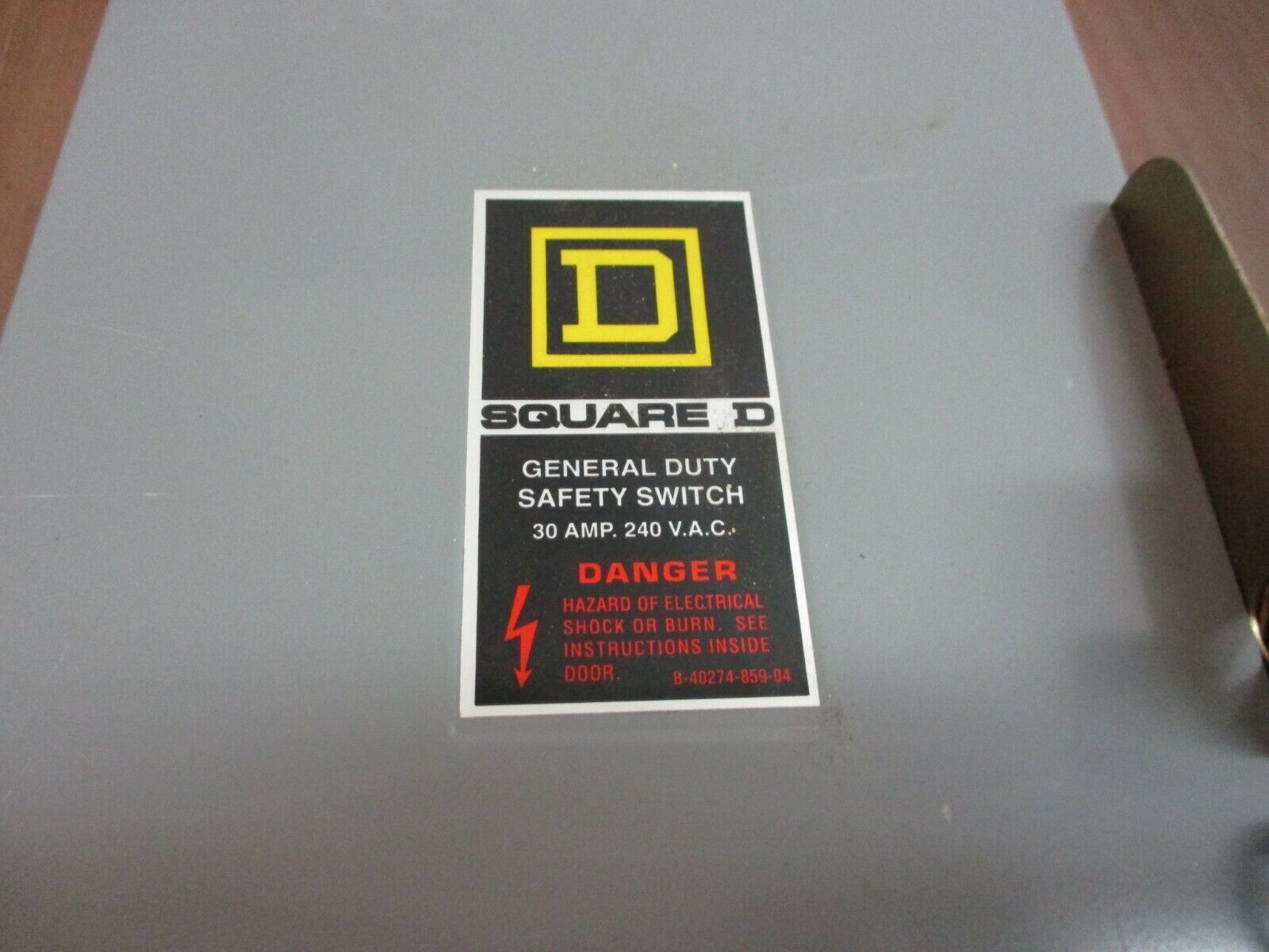 Square D Fusible Safety Switch D221N 30A 240V 1Ph Used