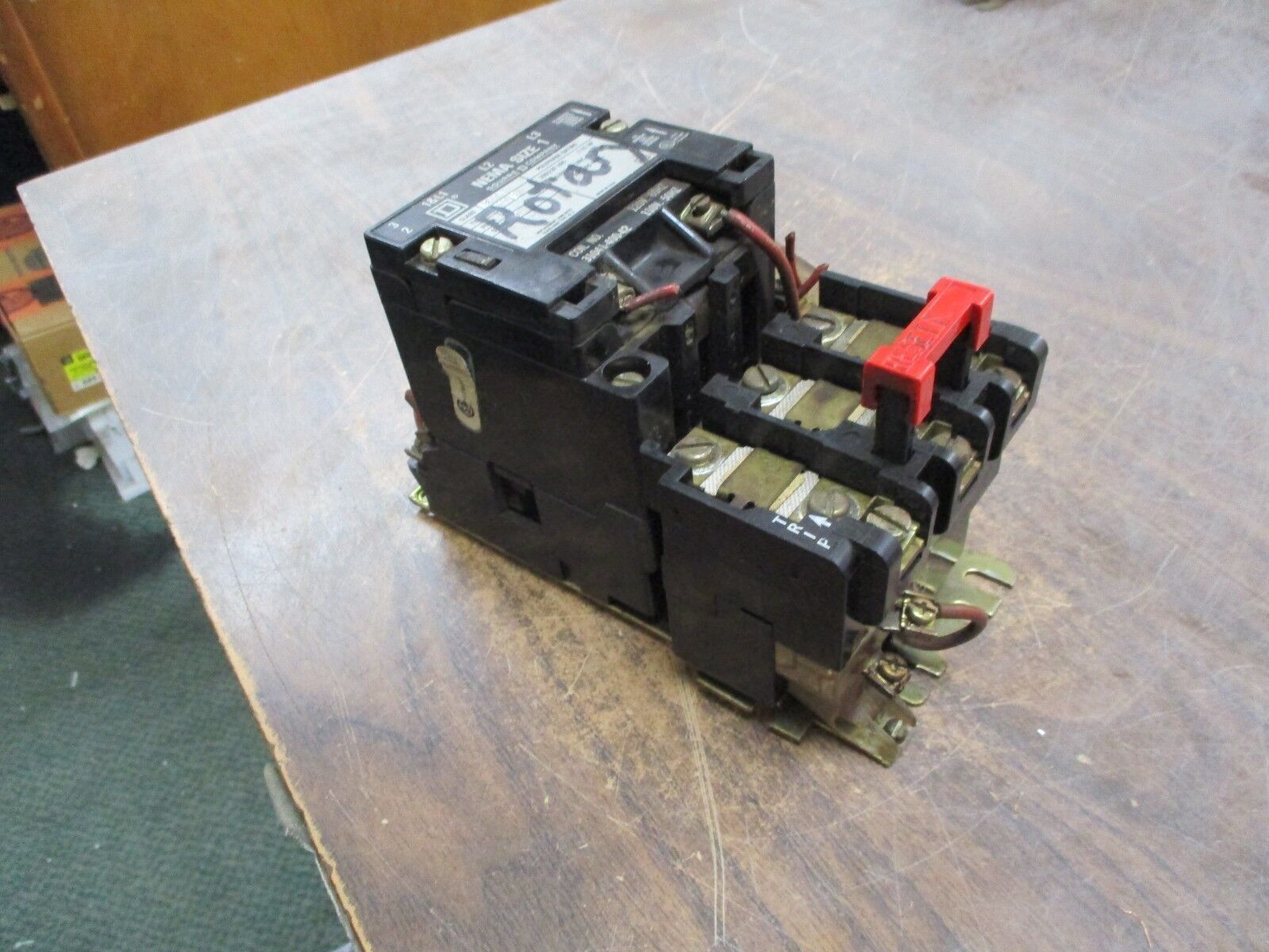 Square D Size 1 Starter 8536 SC0 3 120V Coil 10HP 600V w/ Aux Contact Used