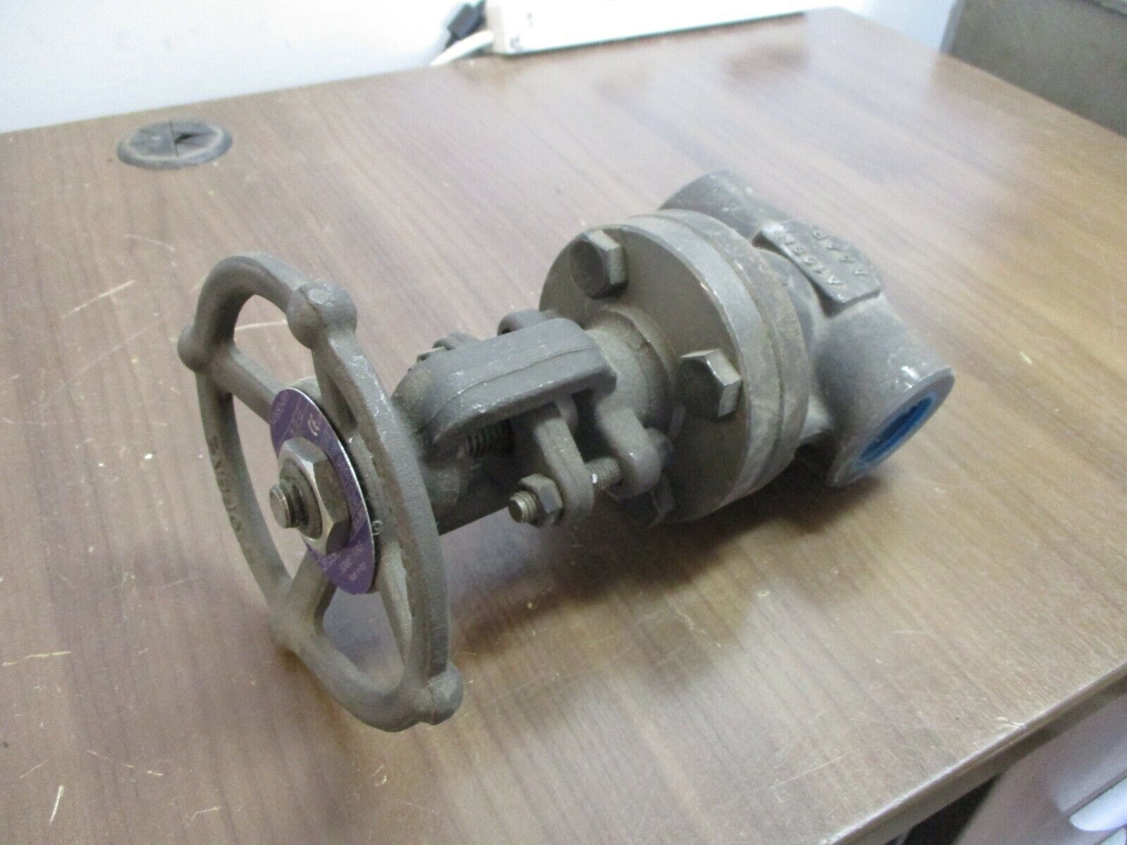Bonney Forge Ball Valve H 11-LE 1 1/4" Body: A105N Stem: CR13 Disc: CR13 Used