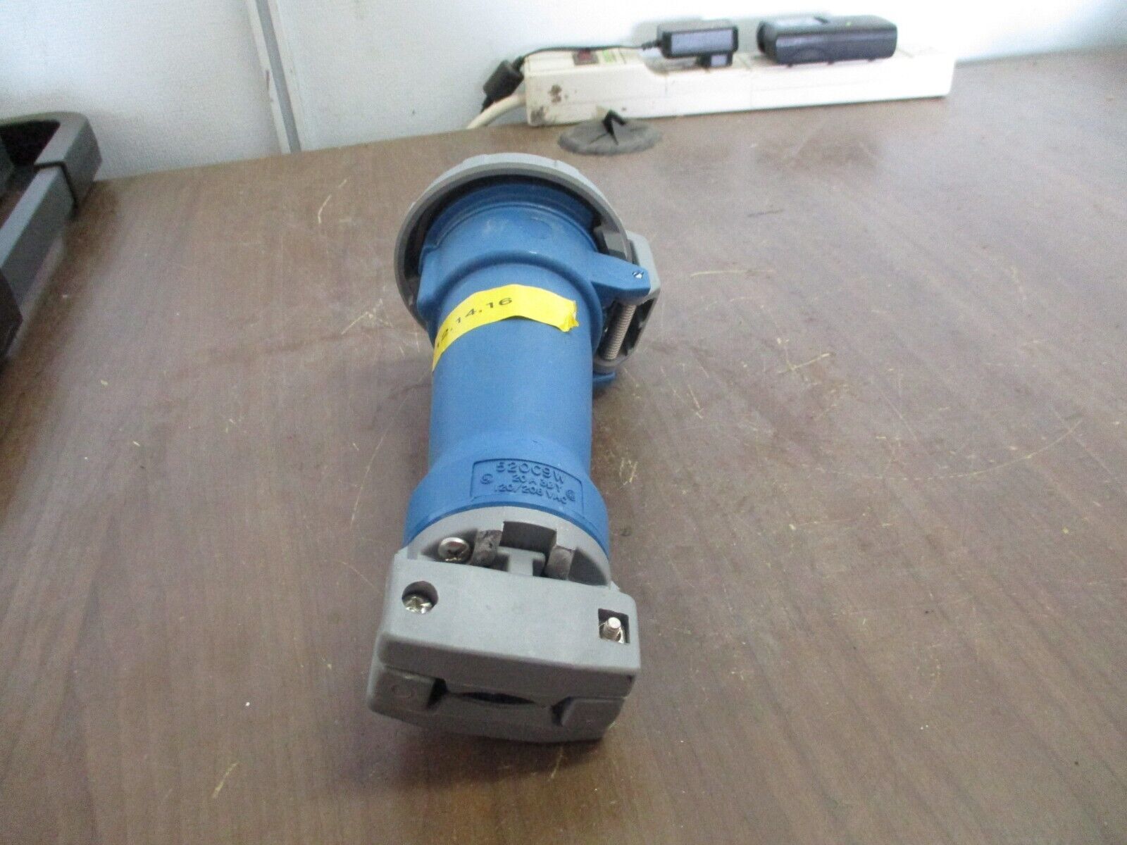 Hubbell Connector 520C9W 20A 120/208V 3Ph *Wire End* Used