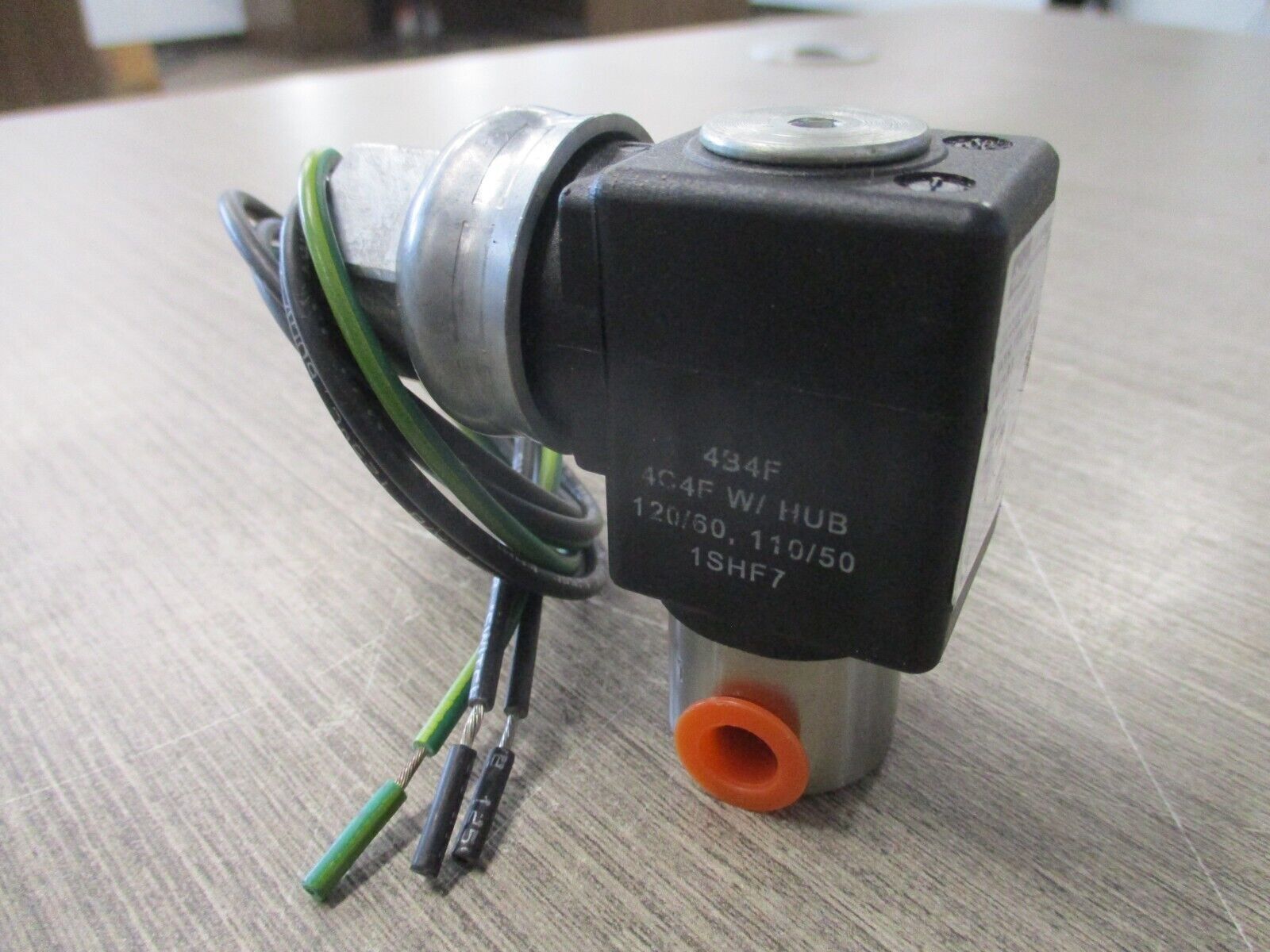 Parker Solenoid Valve 20CC02LV4C4F 110/120V 50/60Hz 8.5W *No Box* New Surplus