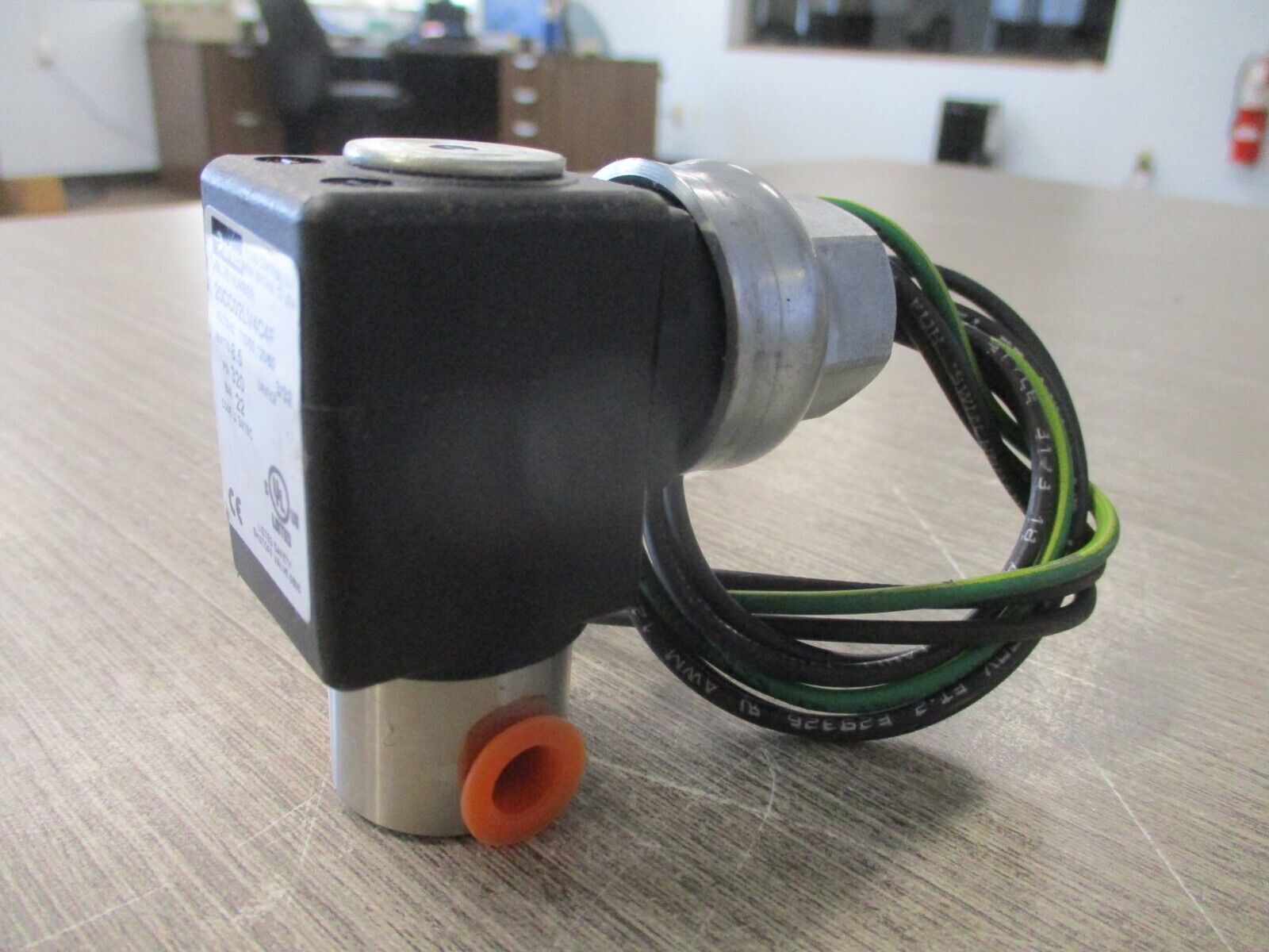 Parker Solenoid Valve 20CC02LV4C4F 110/120V 50/60Hz 8.5W *No Box* New Surplus
