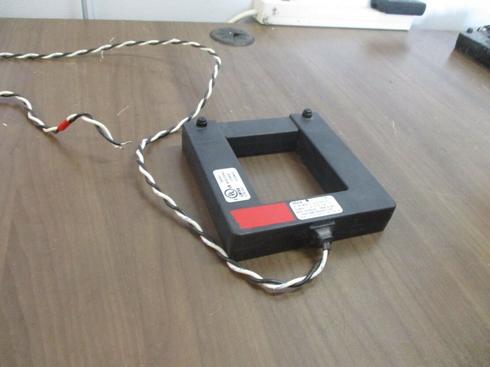 Sentran Current Sensor 4LSF-800:0.1A-3.0X3.5 800A 600V 50/60Hz Output: 0.1A Used