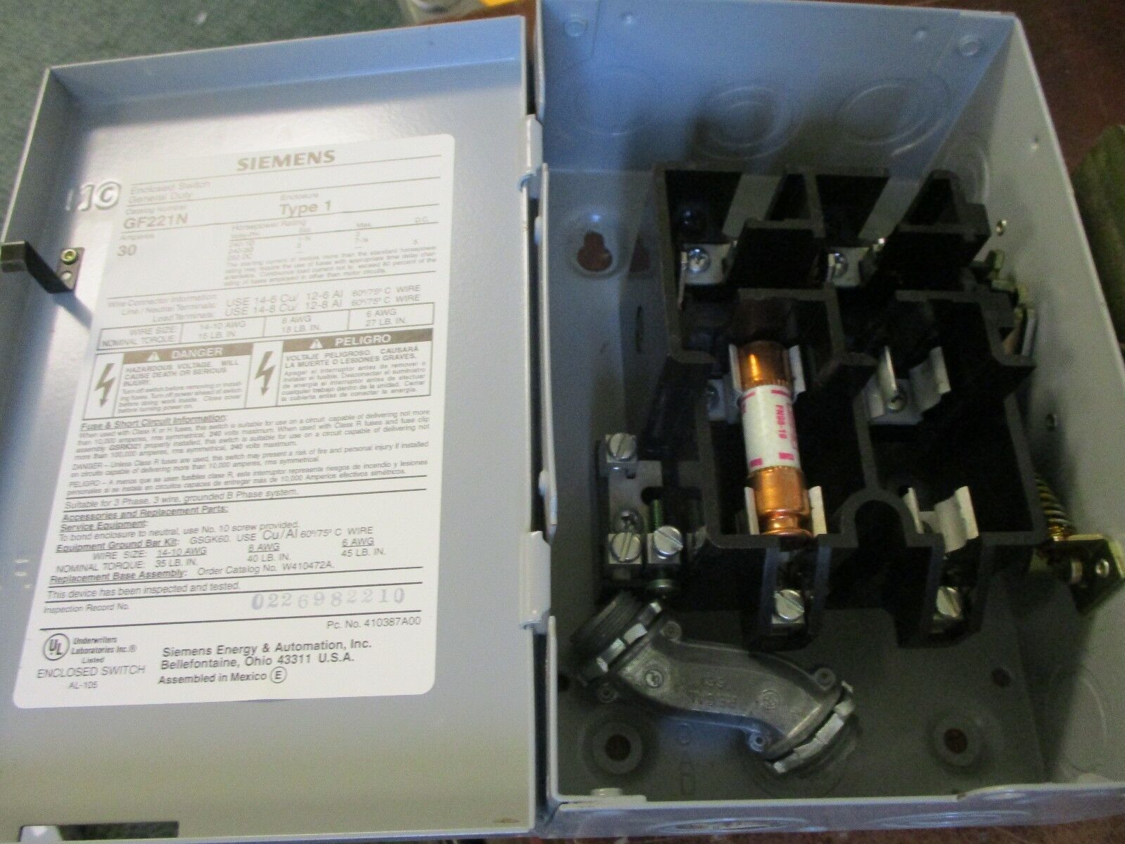 Siemens Fusible Safety Switch GF221N 30A 240V Used