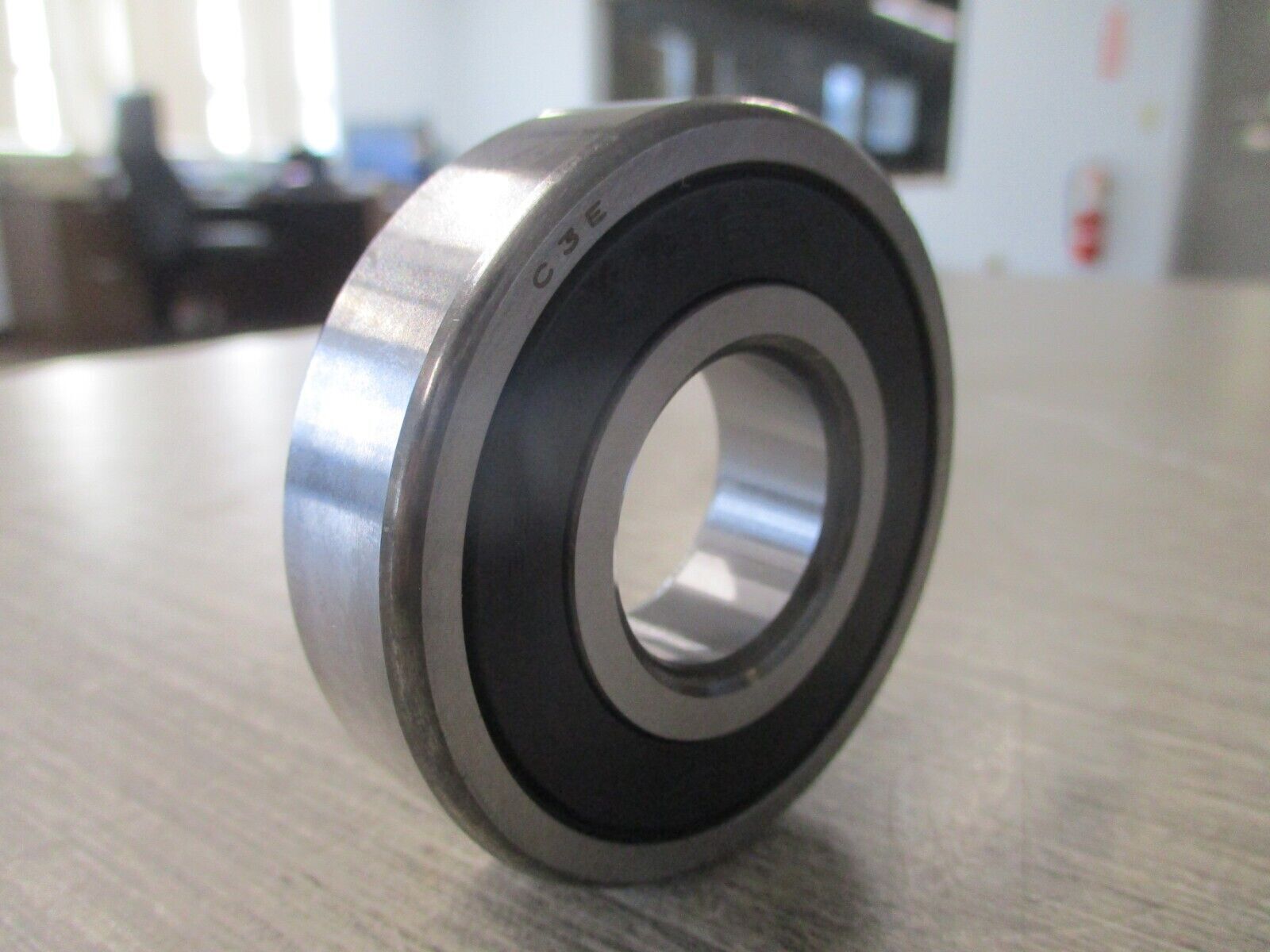 NSK Ball Bearing 6305VVC3E *Lot of 2* New Surplus