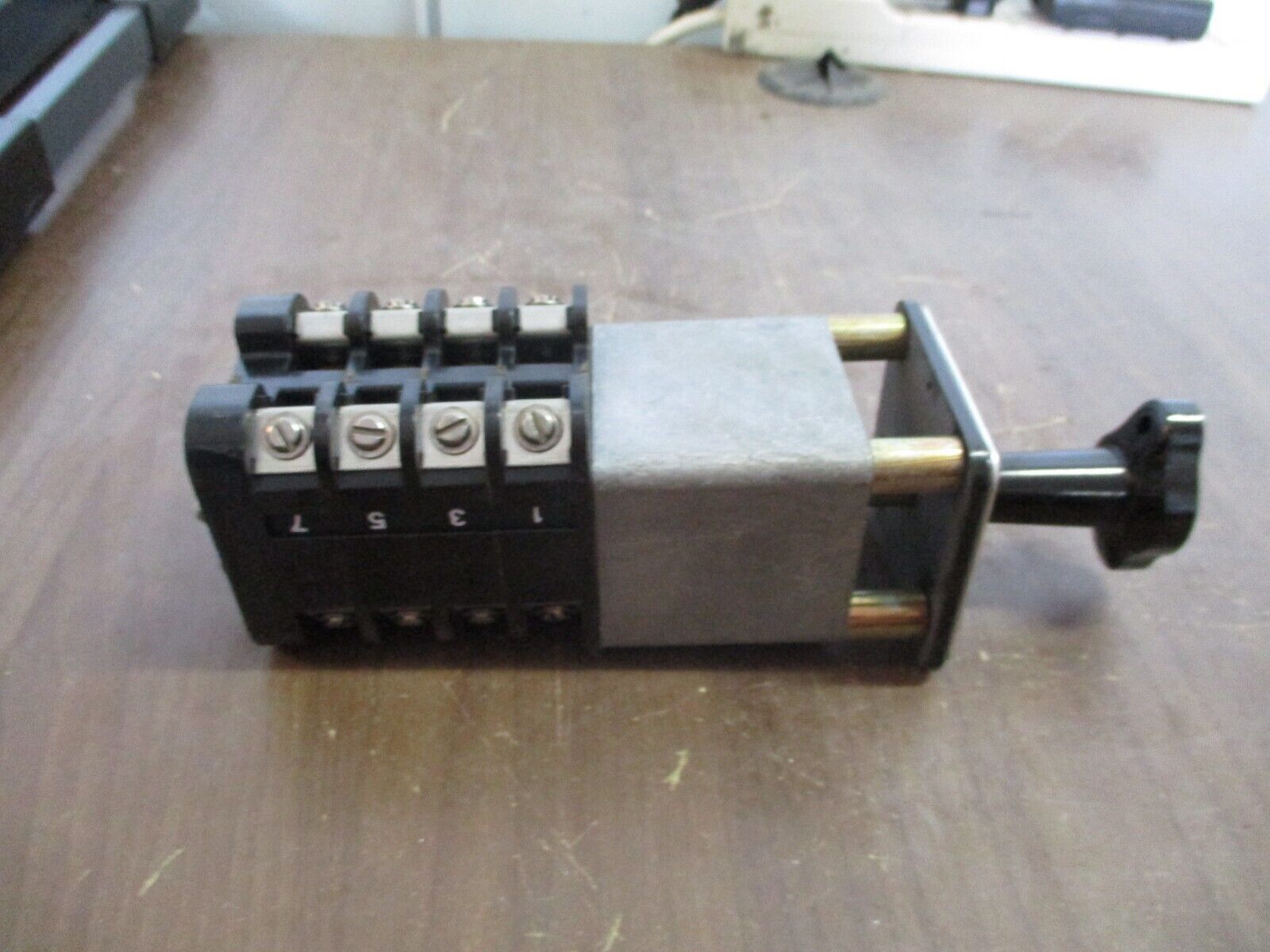 GE Type SBM Rotary Switch D4A04T1F1V1 Start / Stop Used