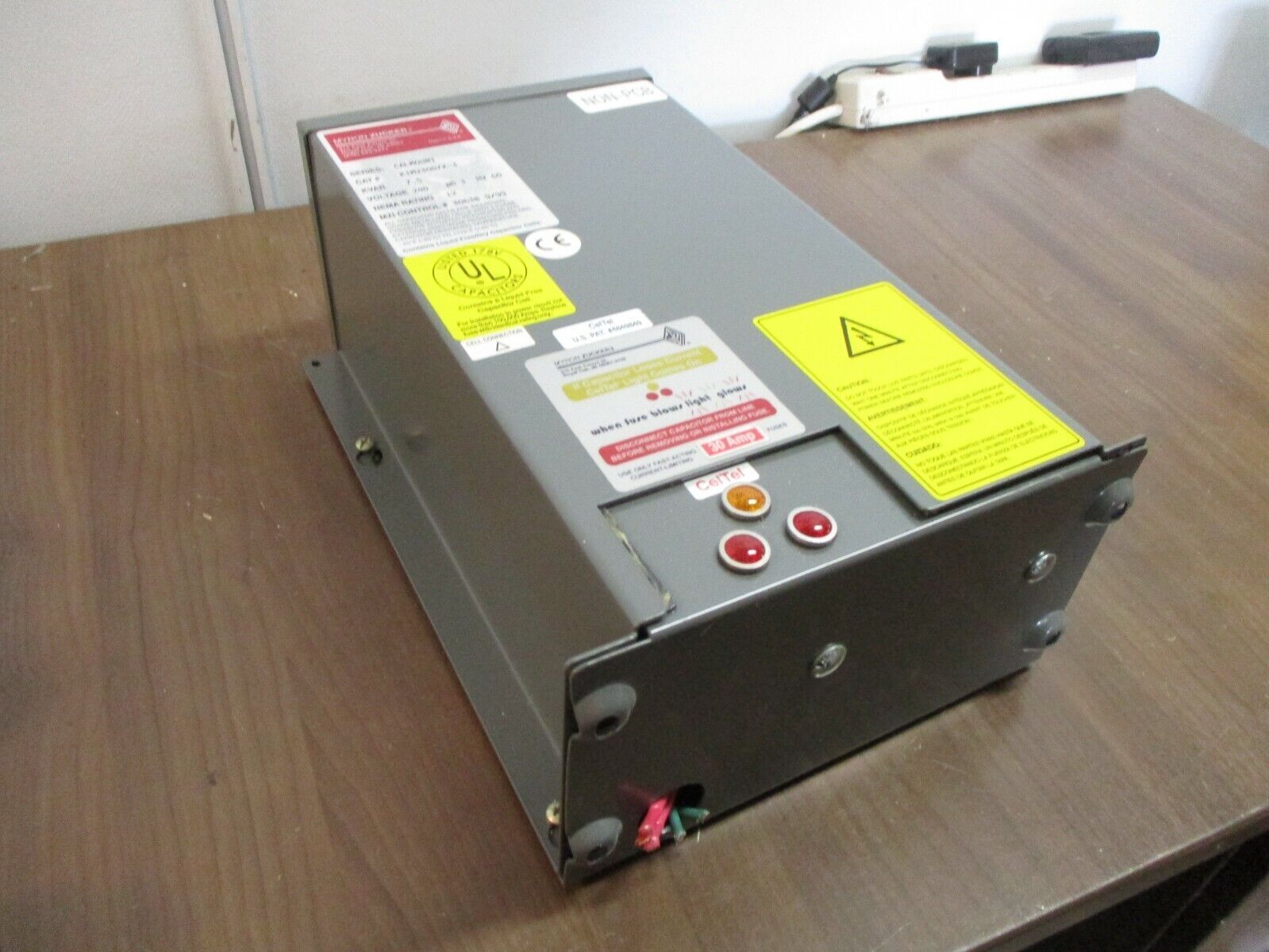 Myron Zucker Calmount Capacitor KIM23007X-3 7.5kVAR 240V 3Ph 60Hz Nema 12 Used
