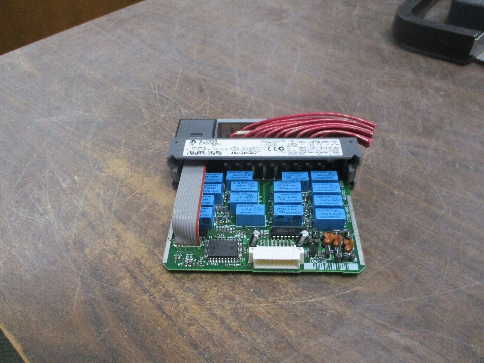 Allen-Bradley SLC 500 Output Module 1746-OW16 Ser C. 5-250VAC/5-125VDC Output