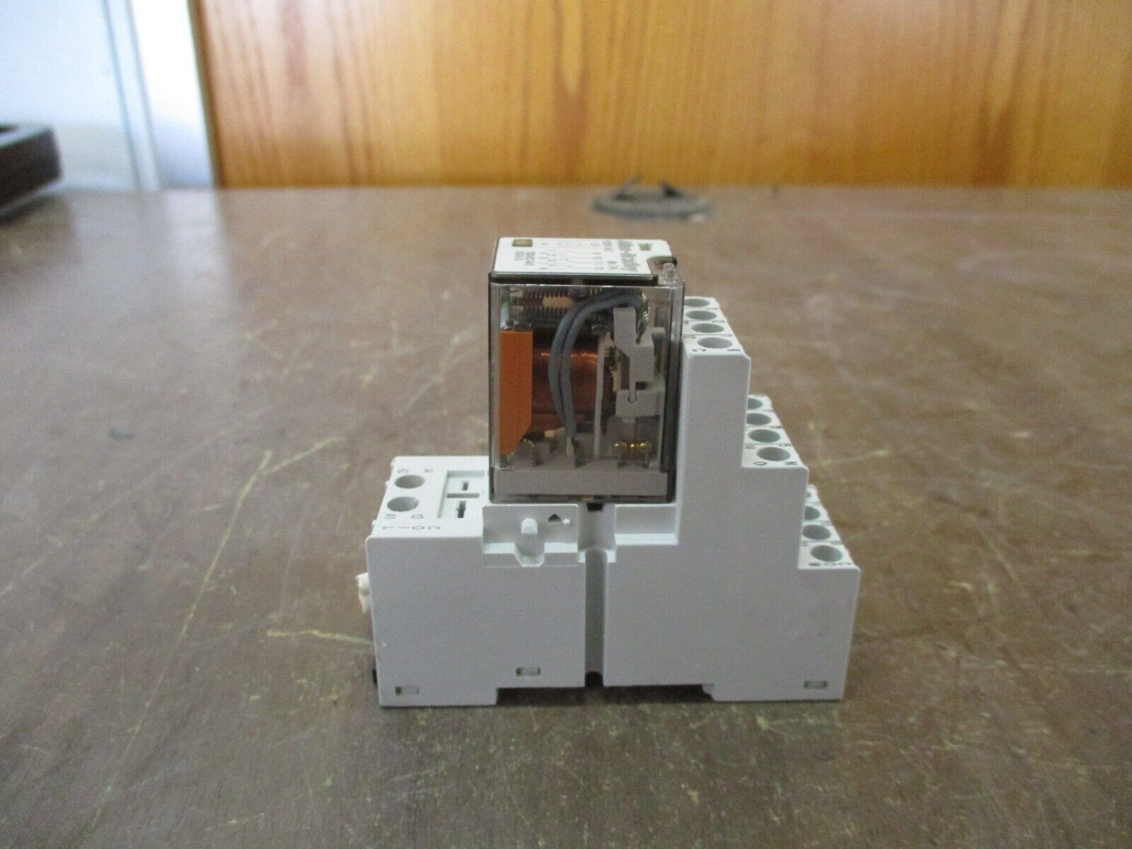 Allen-Bradley Relay w/ Base 700-HC14A1 Ser. D 120V Coil 700-HN104 Base Used