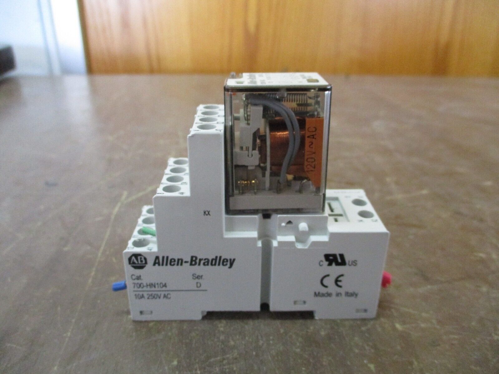 Allen-Bradley Relay w/ Base 700-HC14A1 Ser. D 120V Coil 700-HN104 Base Used