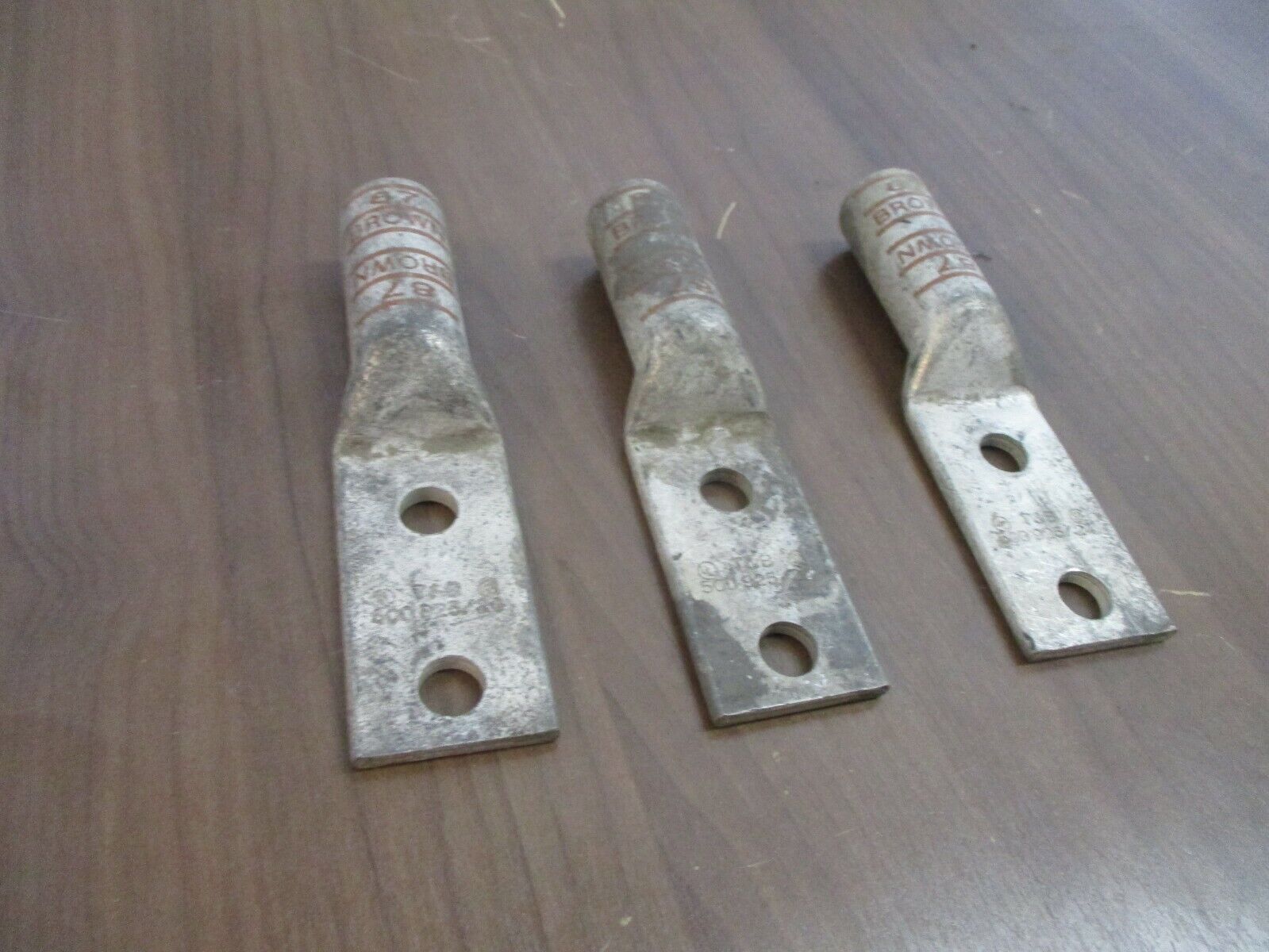 Thomas & Betts Crimp Lug 925/24 500MCM 2-Hole *Lot of 3* Used