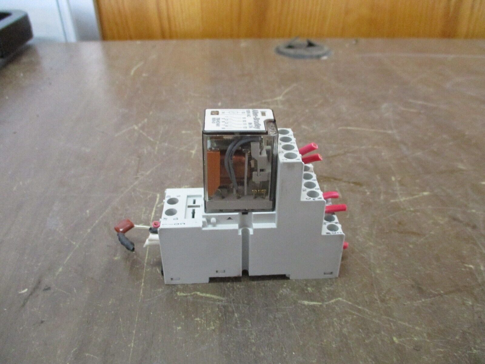 Allen-Bradley Relay w/ Base 700-HC14A1 Ser. D 120V Coil 700-HN104 Base Used