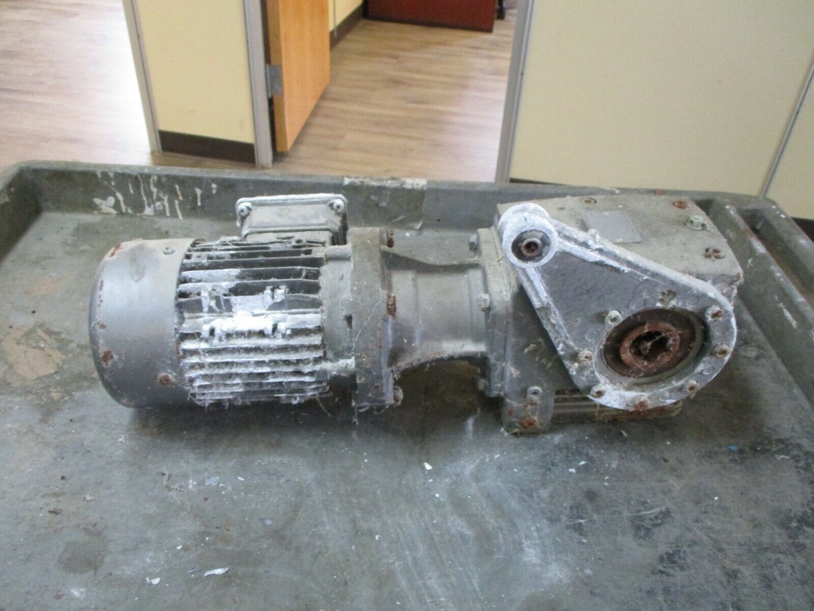 Nord Gear Motor 201643288-200 22099730 1HP Ratio: 60.85:1 1636 LB-In Used