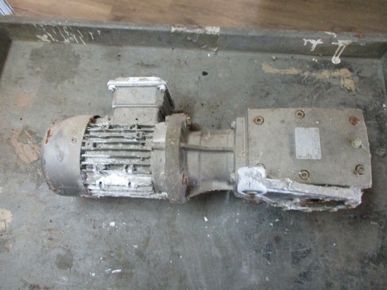 Nord Gear Motor 201643288-200 22099730 1HP Ratio: 60.85:1 1636 LB-In Used